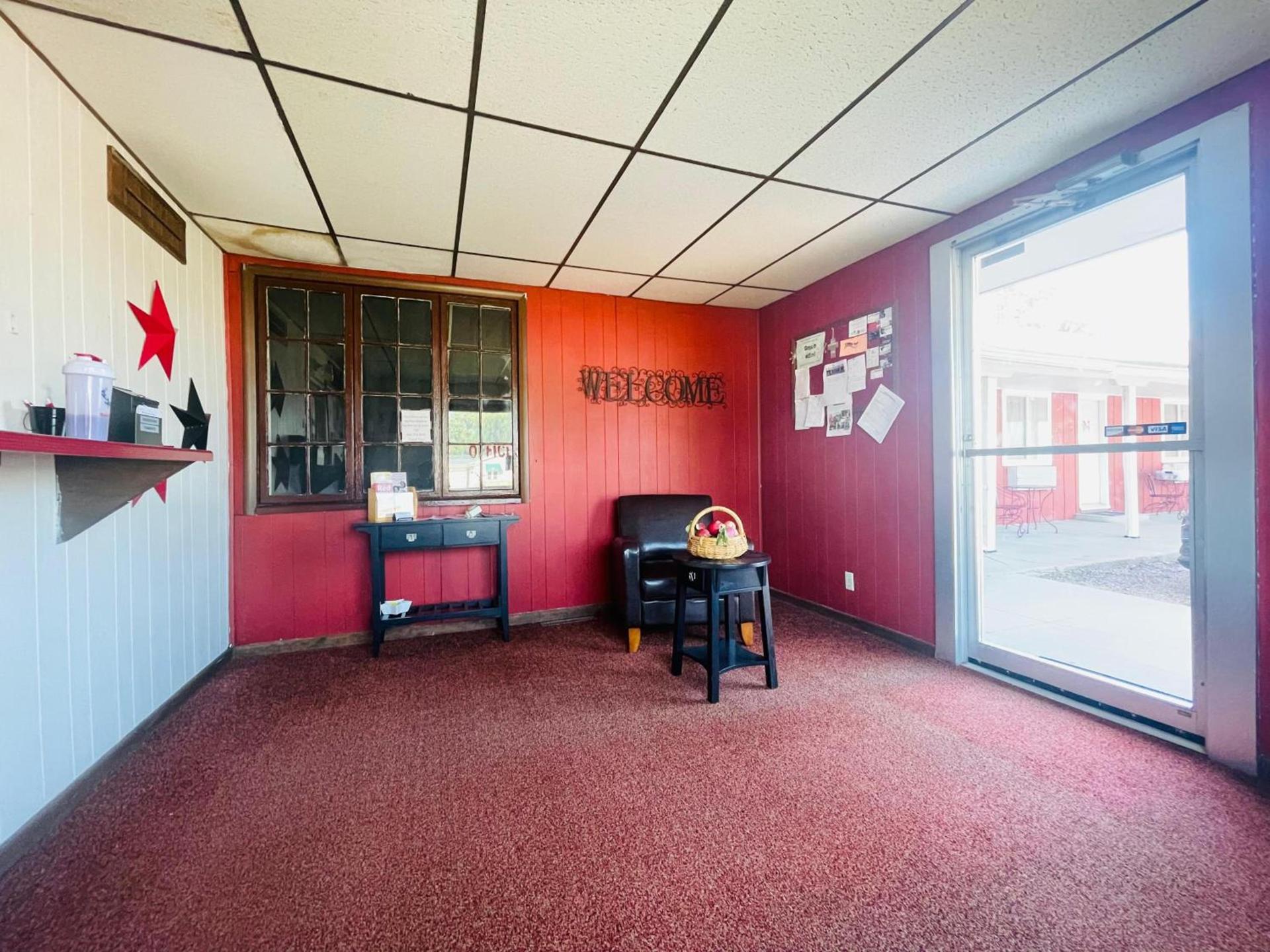 Big Red Inn photo 17