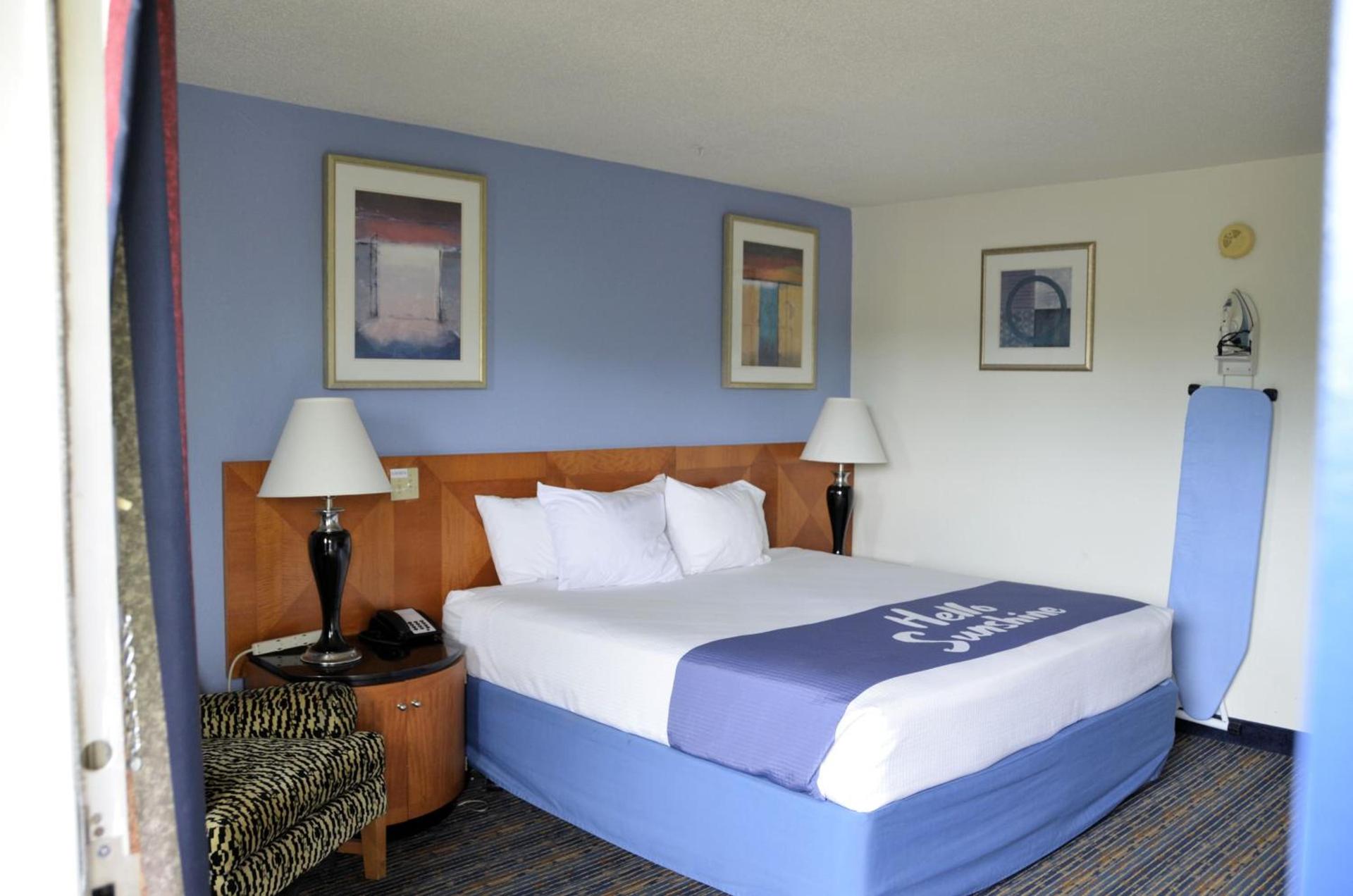 Days Inn by Wyndham Luray Shenandoah photo 41