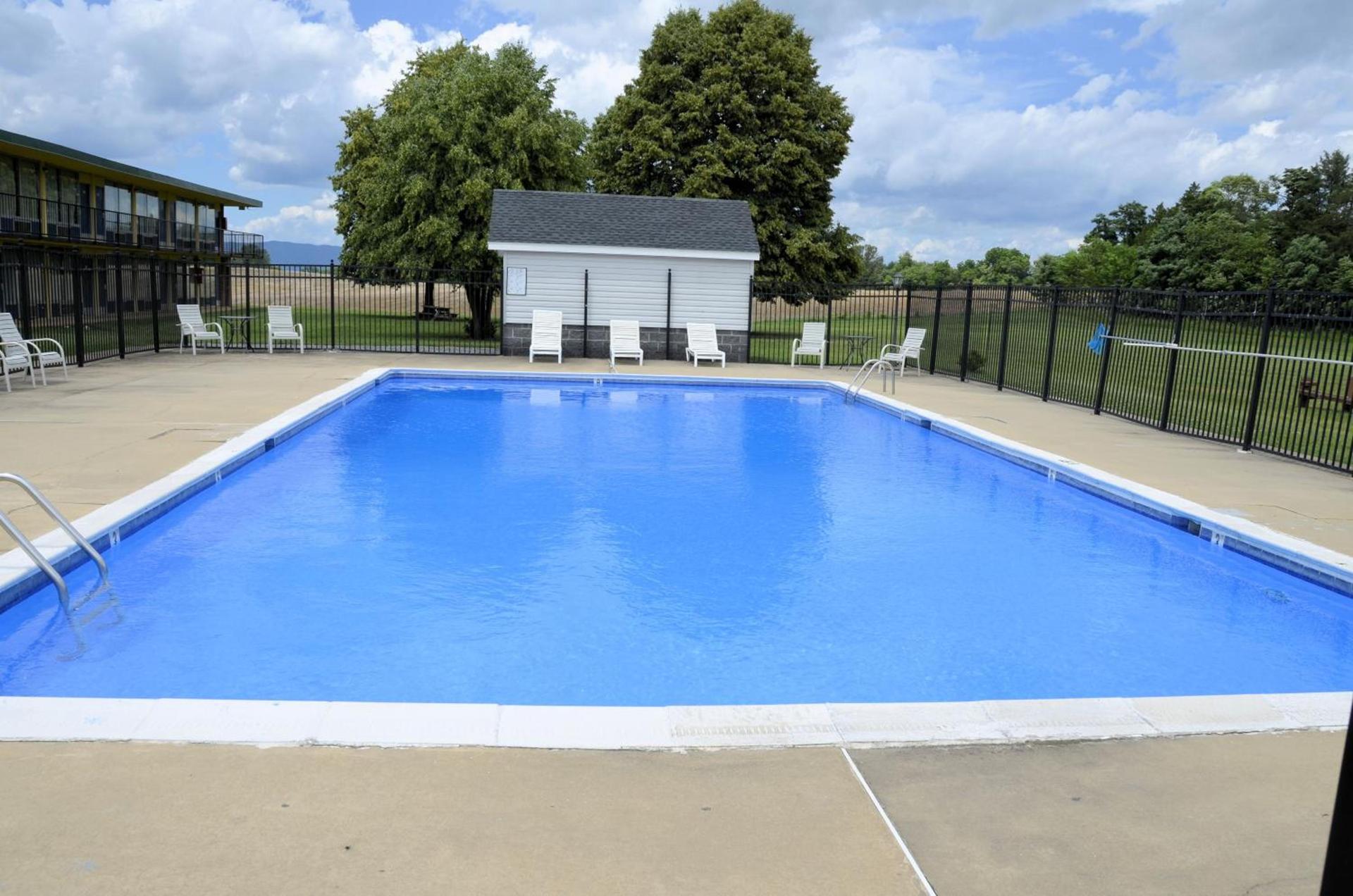 Days Inn by Wyndham Luray Shenandoah photo 44