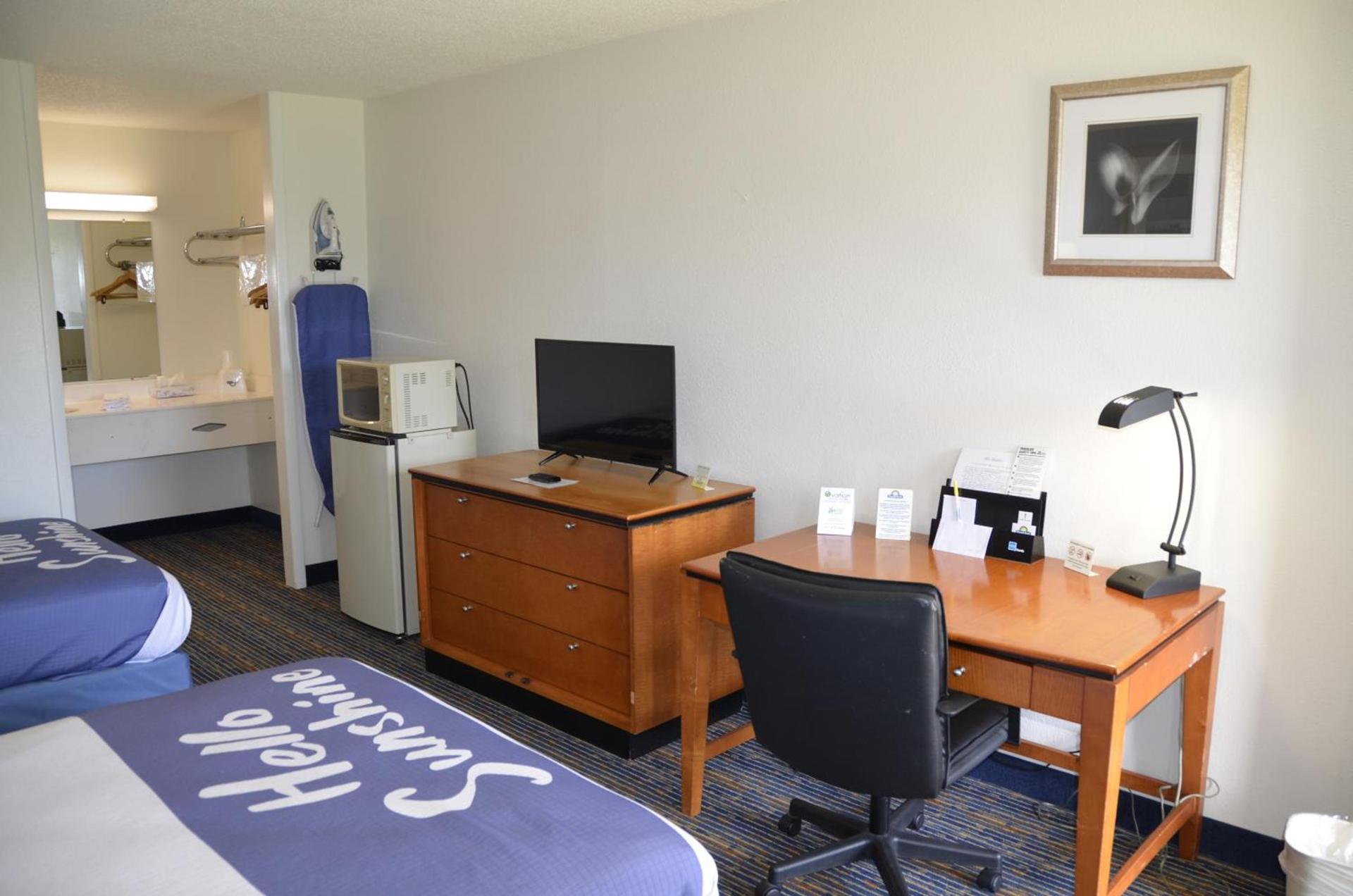 Days Inn by Wyndham Luray Shenandoah photo 49