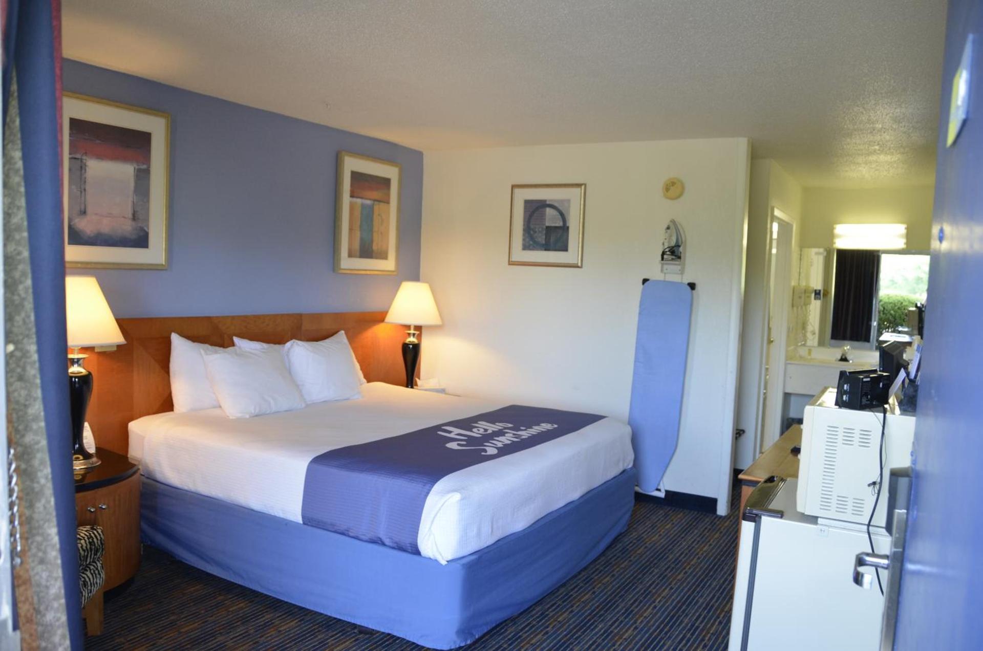 Days Inn by Wyndham Luray Shenandoah photo 54