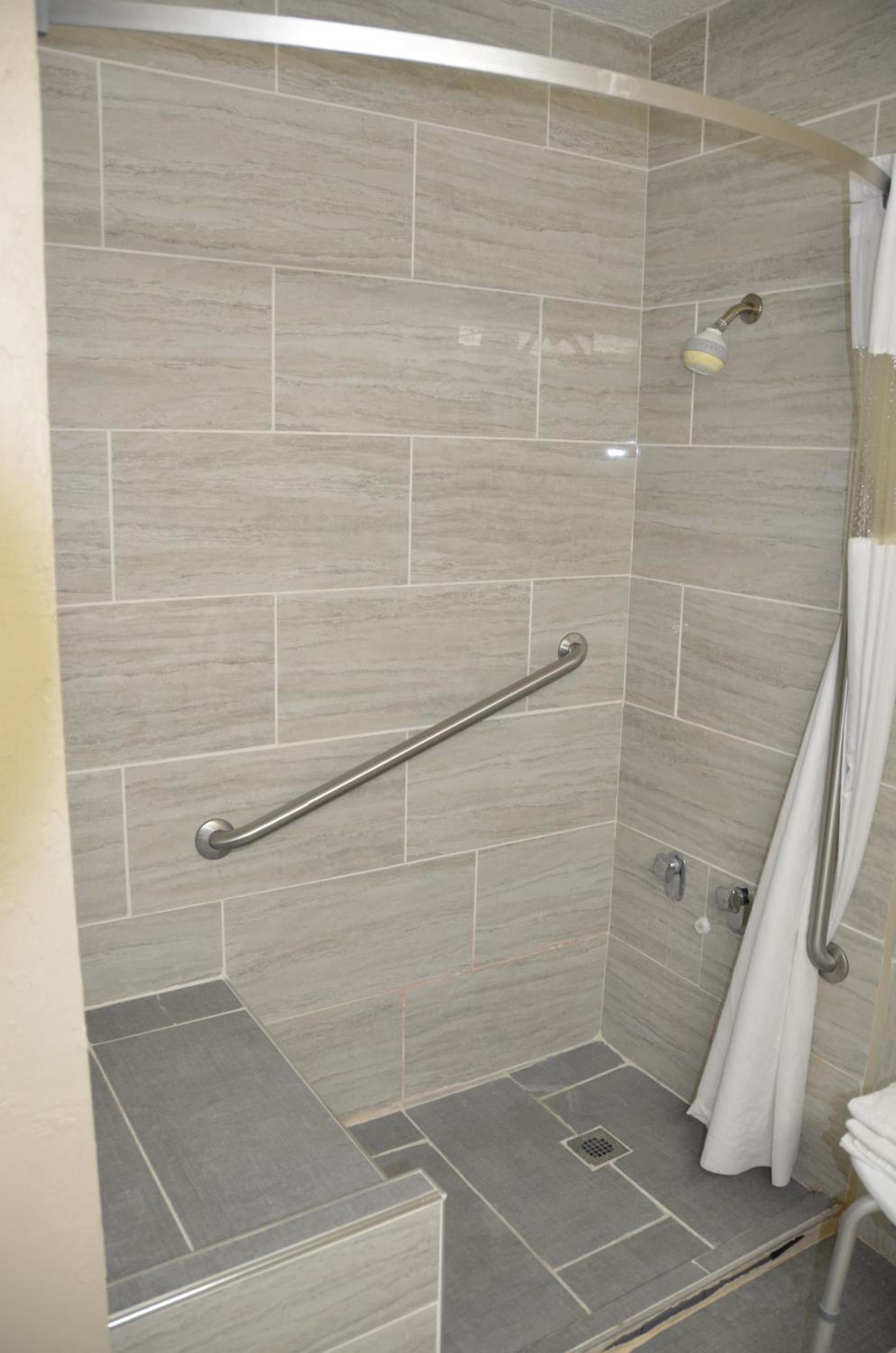 Days Inn by Wyndham Luray Shenandoah photo 61