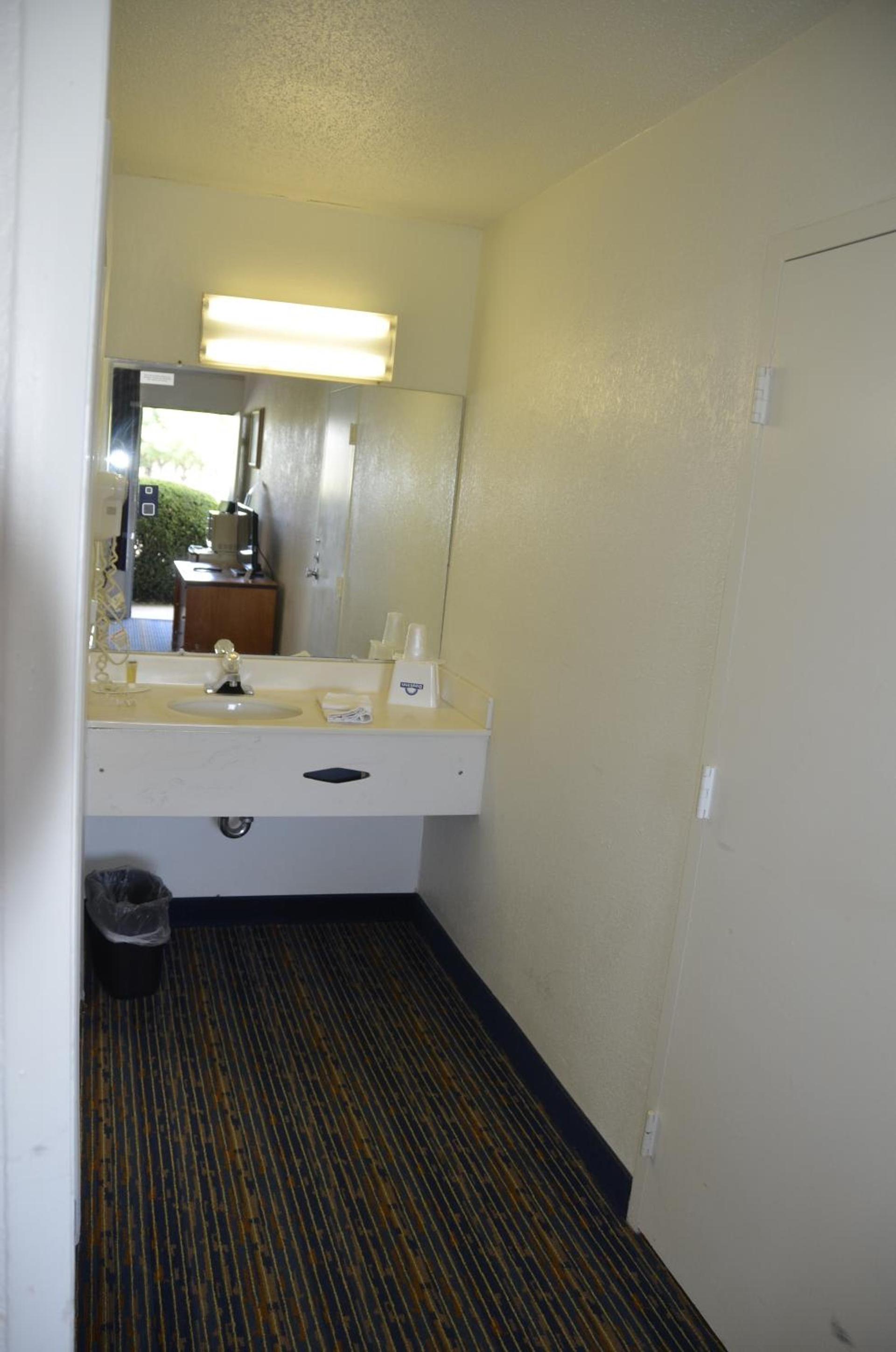 Days Inn by Wyndham Luray Shenandoah photo 63