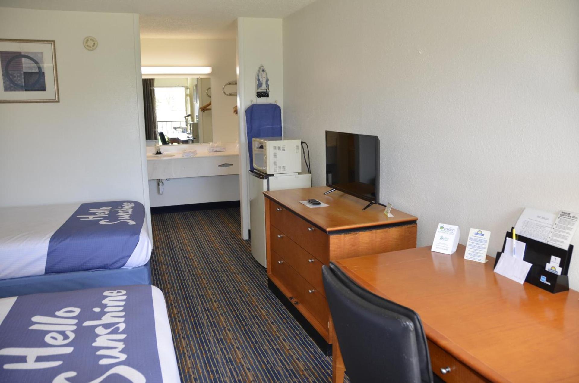 Days Inn by Wyndham Luray Shenandoah photo 71