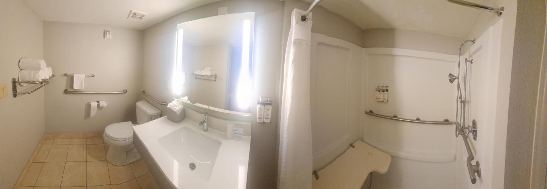 Holiday Inn Express & Suites Oceanfront Daytona Beach Shores by IHG photo 42