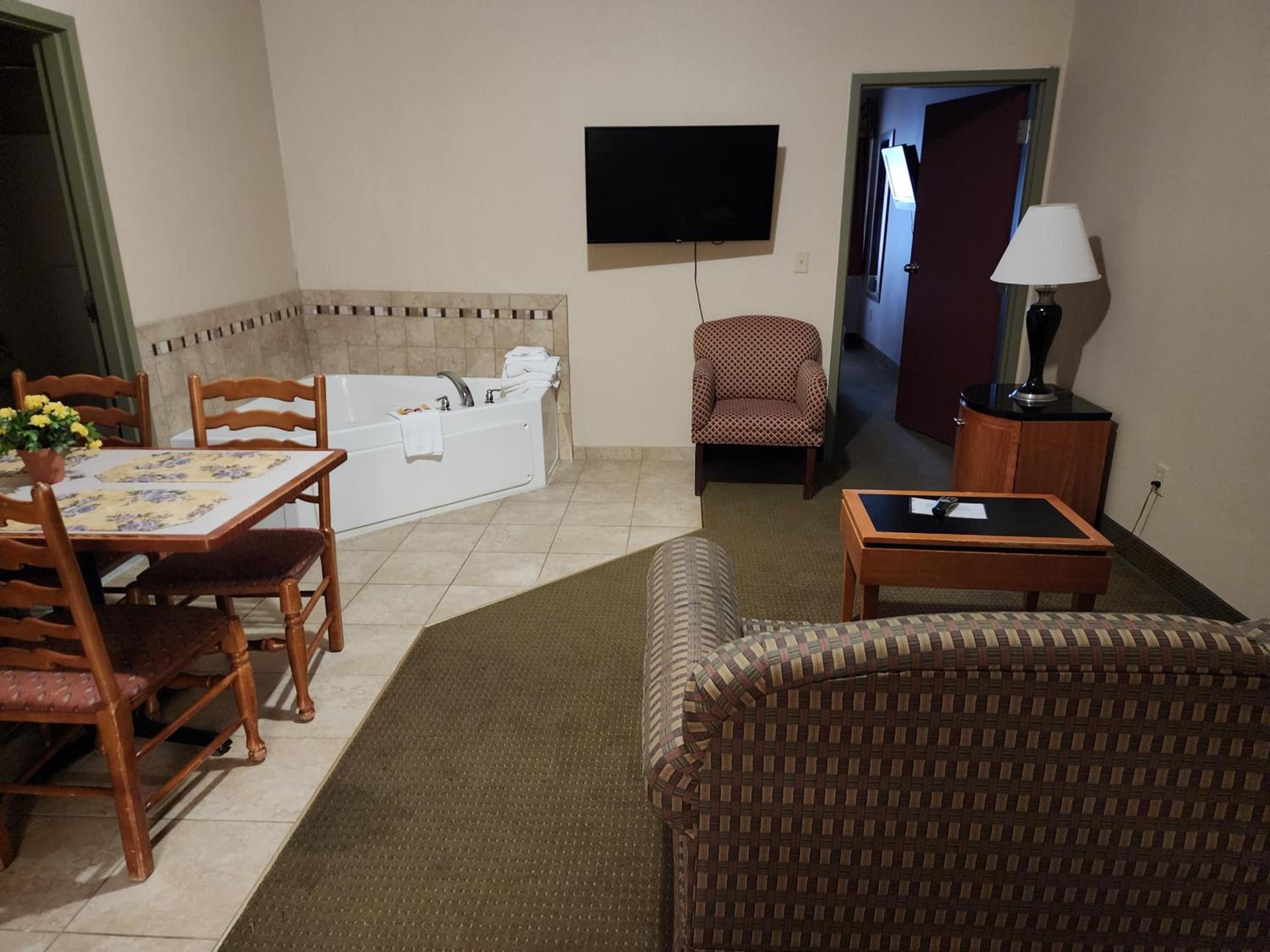 Days Inn by Wyndham Luray Shenandoah photo 73