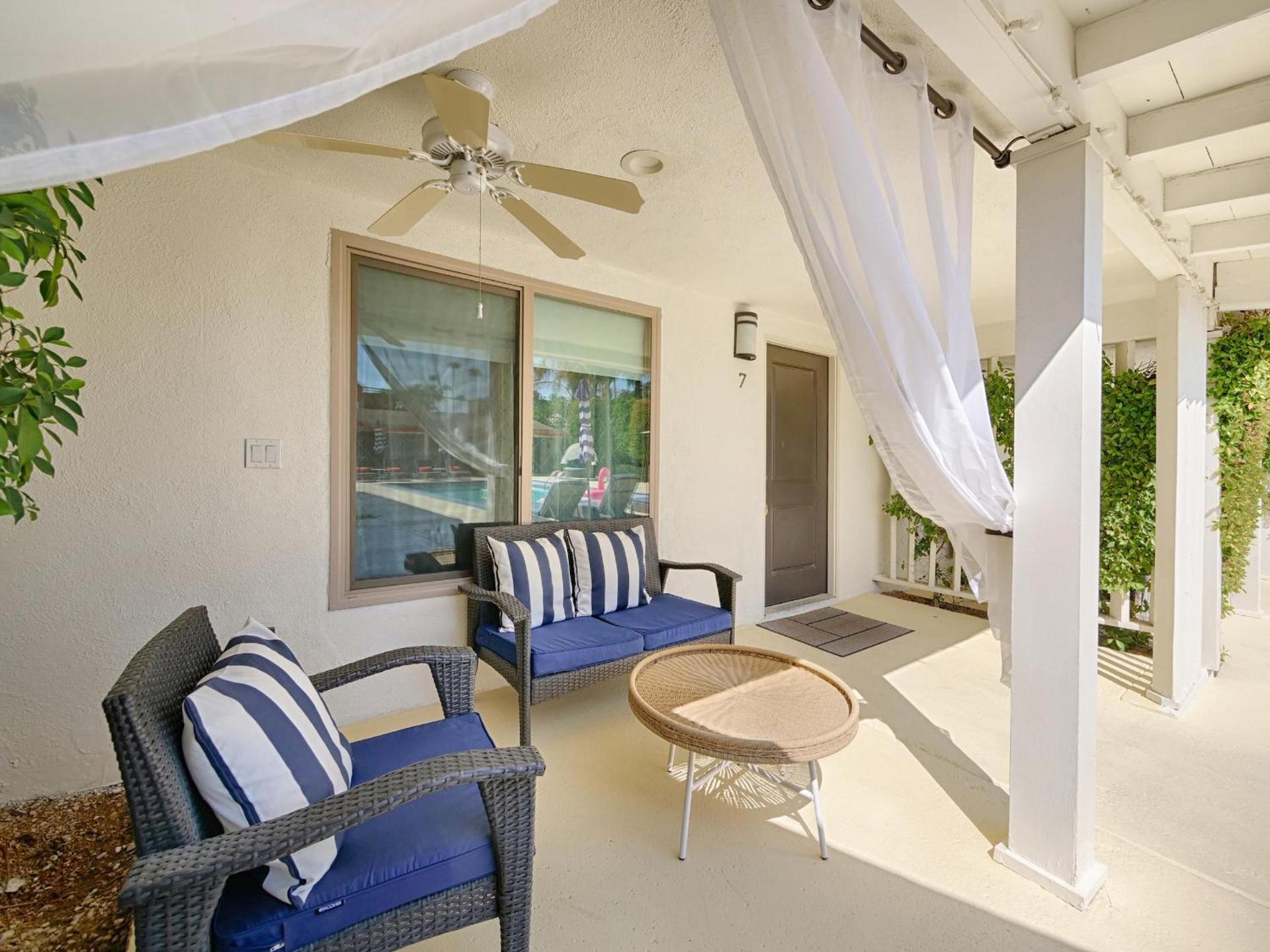 Little Paradise Hotel photo 29