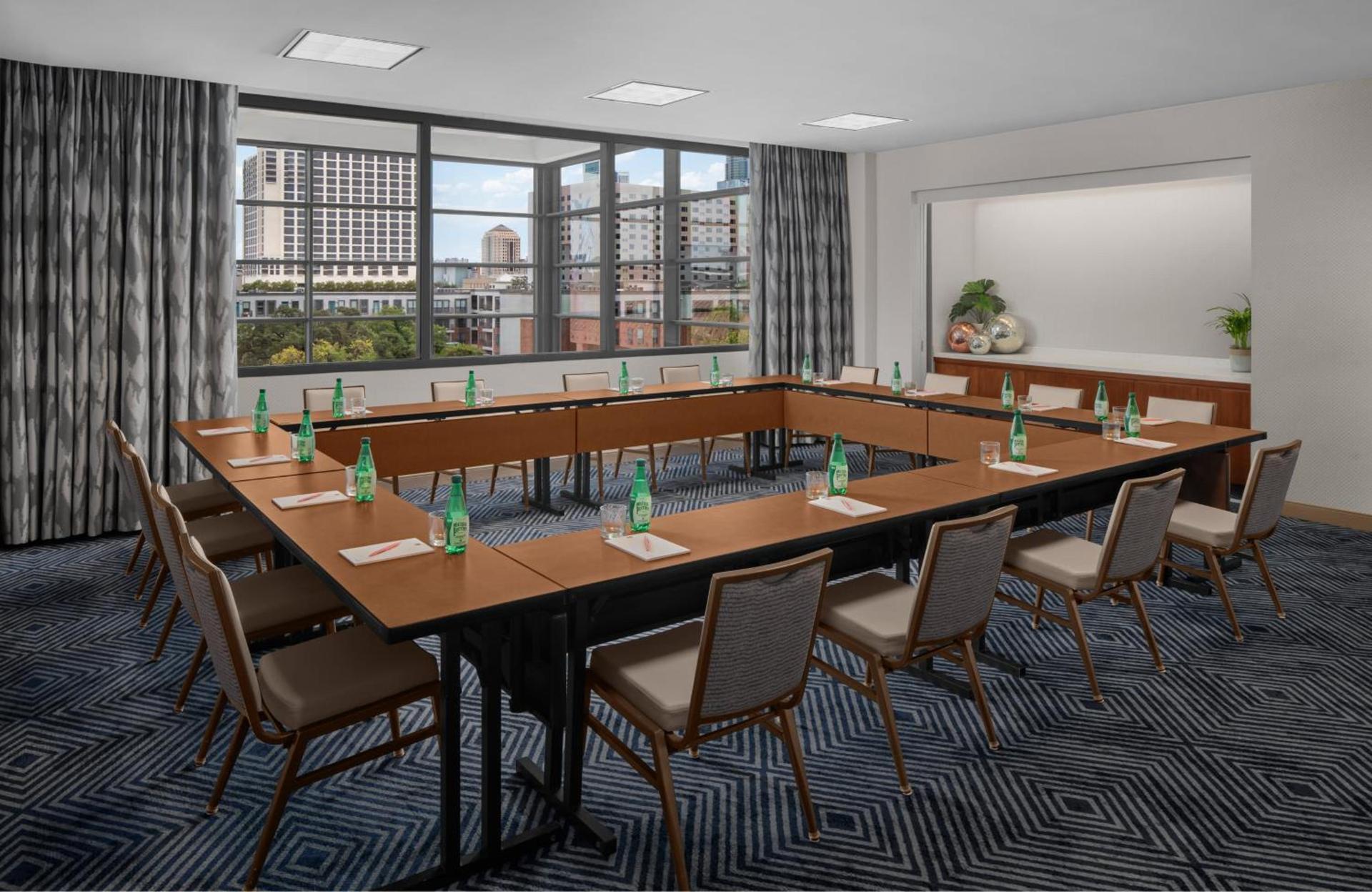 Renaissance Austin Downtown Hotel photo 6