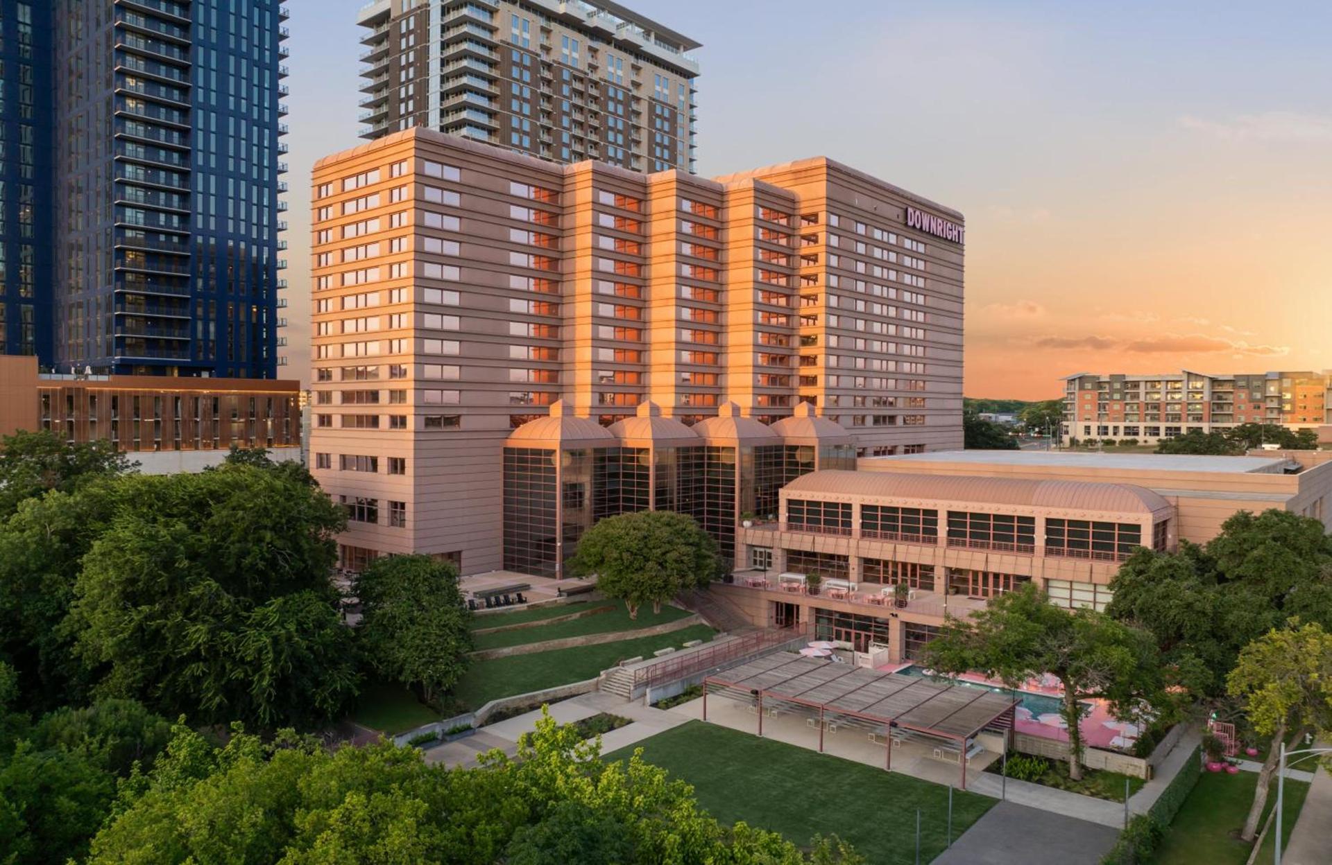 Renaissance Austin Downtown Hotel photo 8