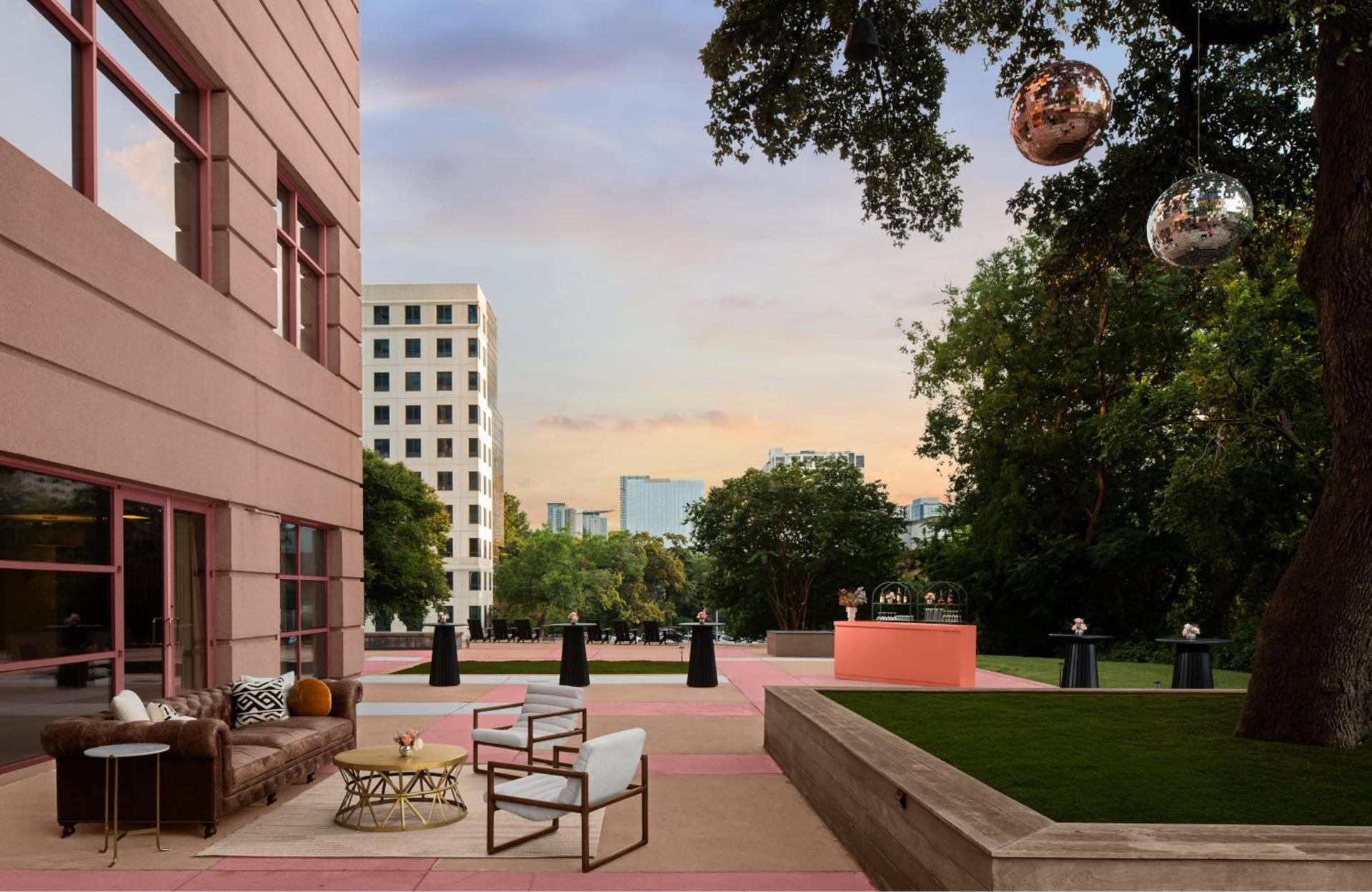 Renaissance Austin Downtown Hotel photo 5