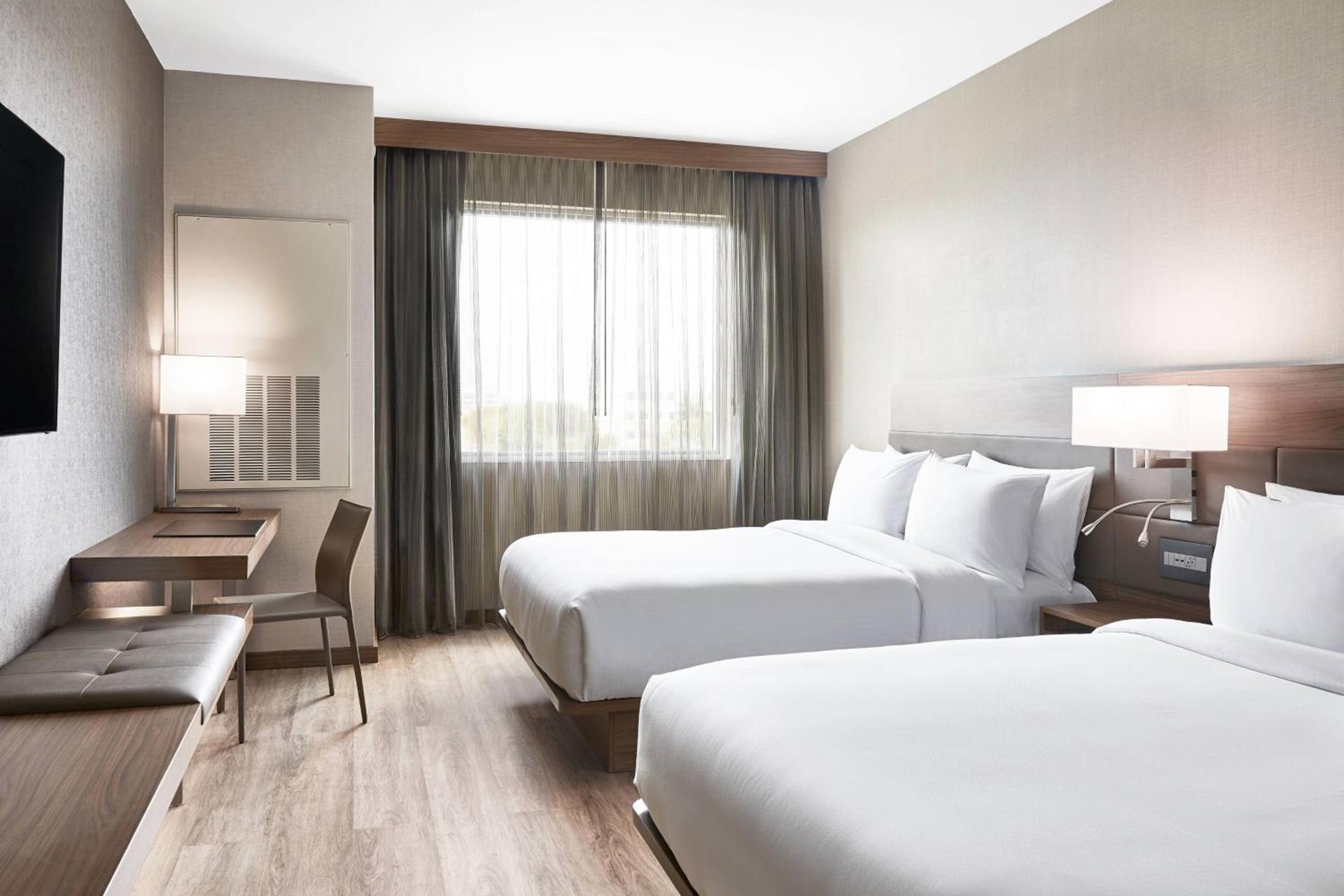 AC Hotel by Marriott Miami Airport West/Doral photo 13