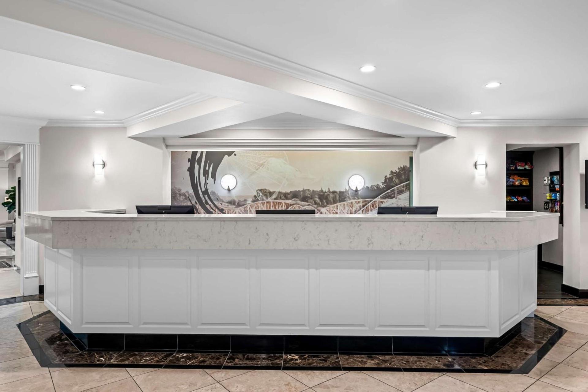 Best Western Plus Puyallup Hotel photo 8