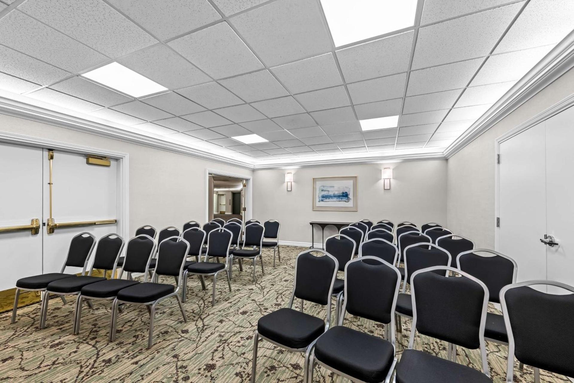 Best Western Plus Puyallup Hotel photo 14
