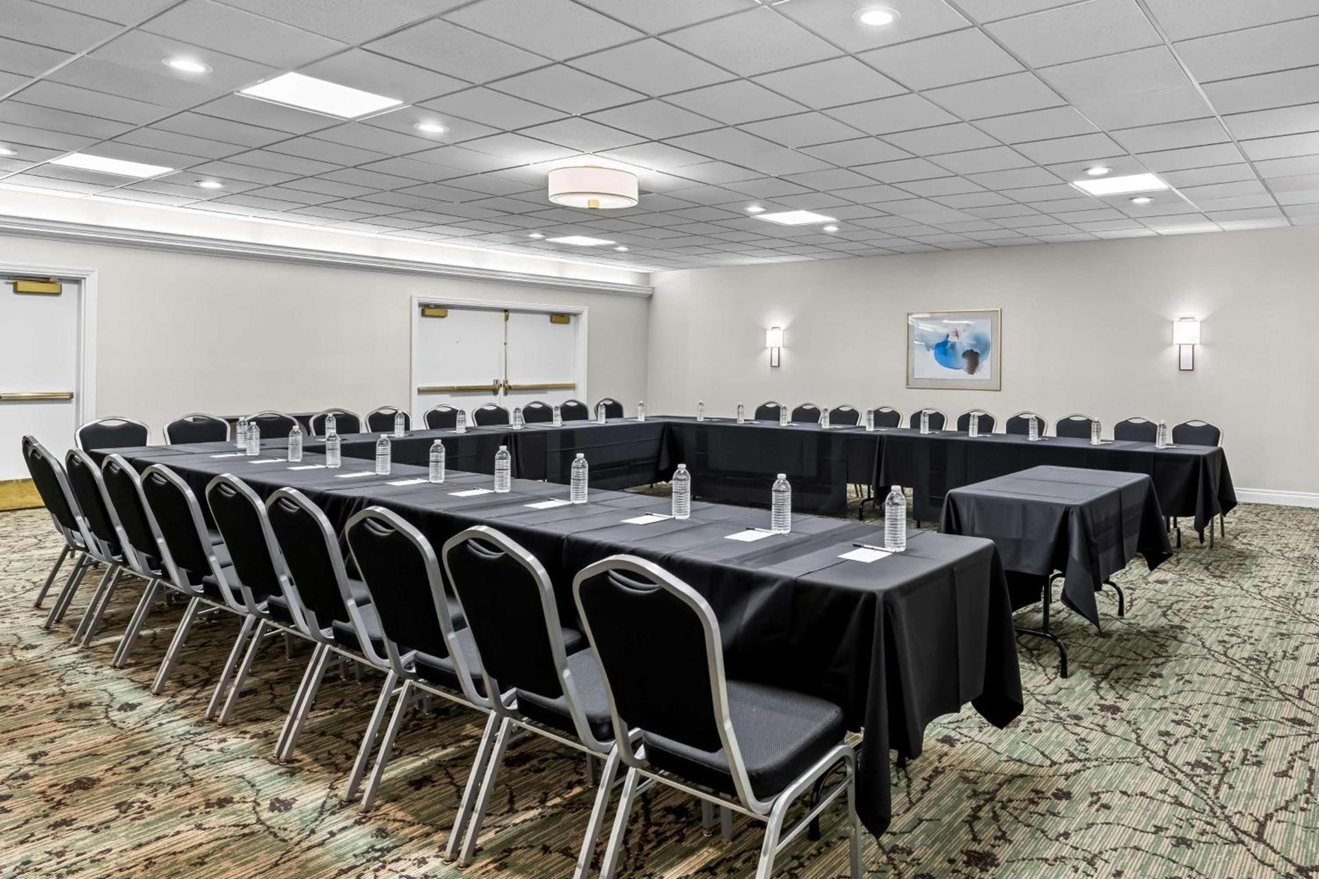 Best Western Plus Puyallup Hotel photo 16
