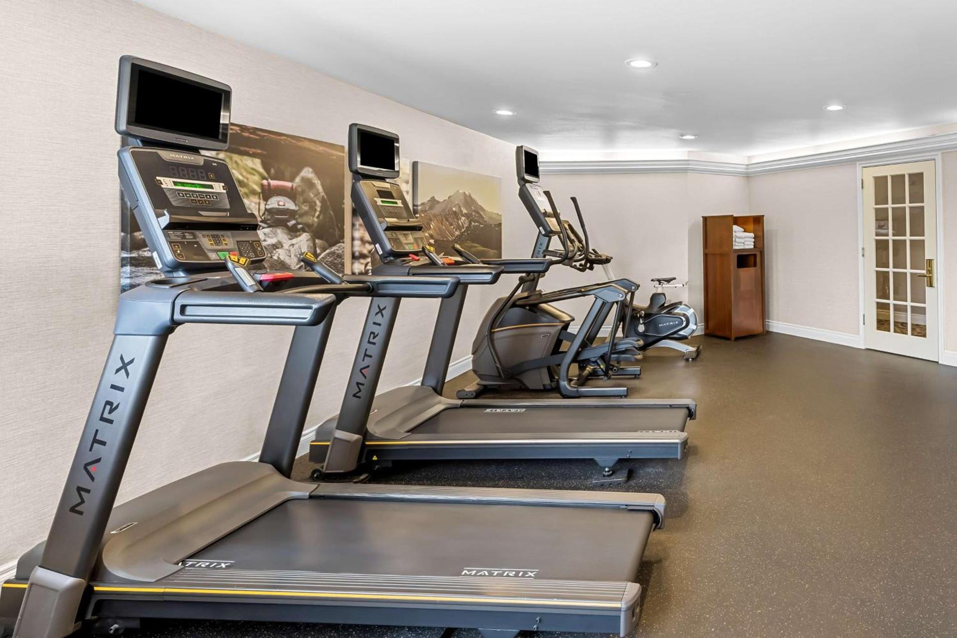 Best Western Plus Puyallup Hotel photo 20