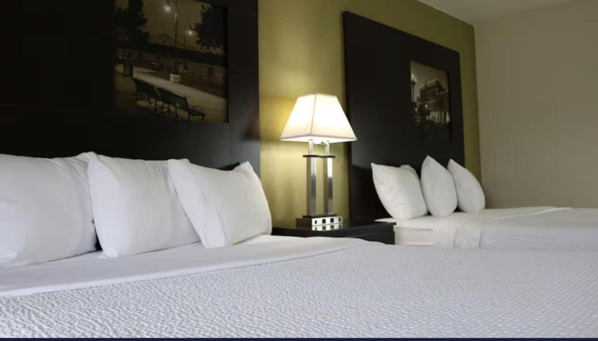 Super 8 by Wyndham Winona MN photo 26