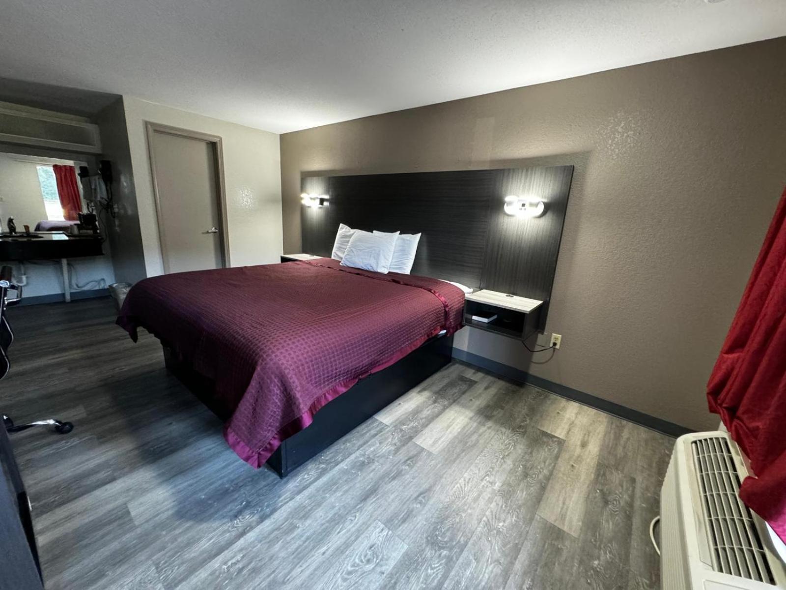 Economy Inn photo 2