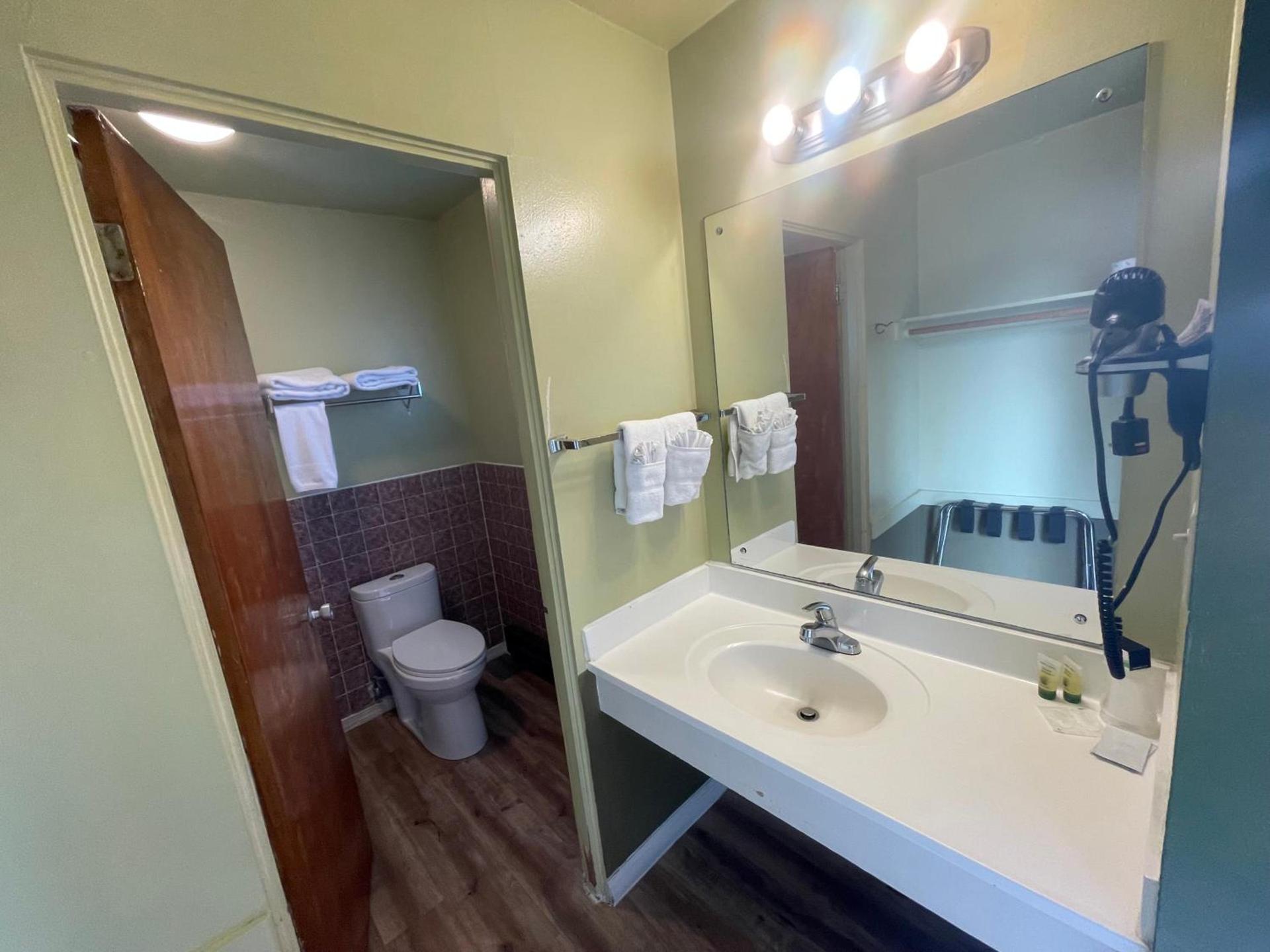 Motel Oasis photo 13