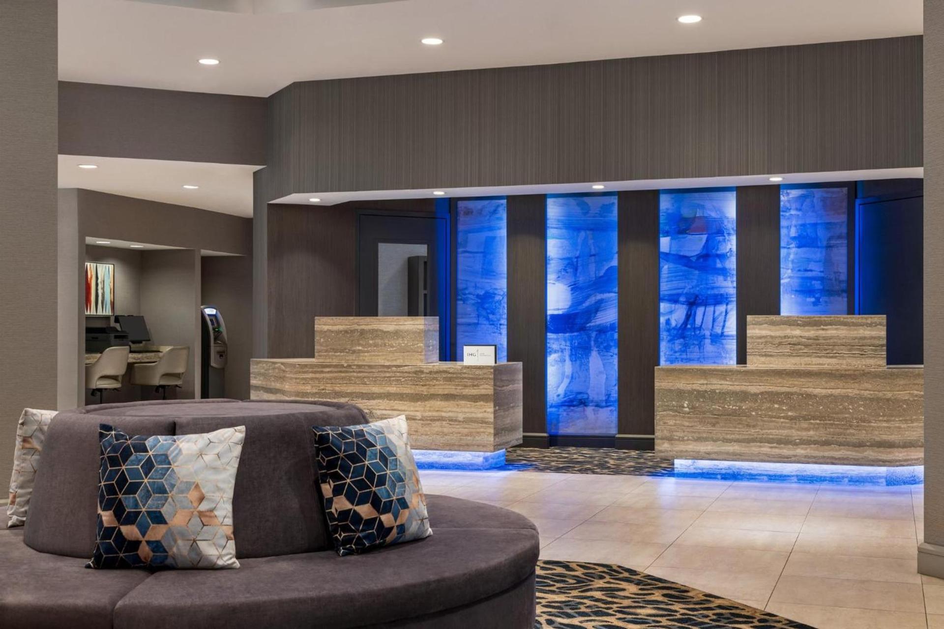 Crowne Plaza Edison by IHG photo 12