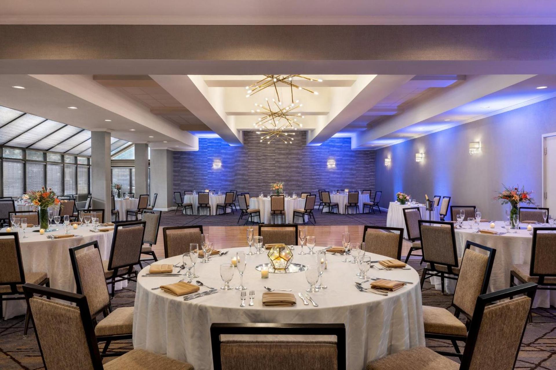 Crowne Plaza Edison by IHG photo 21