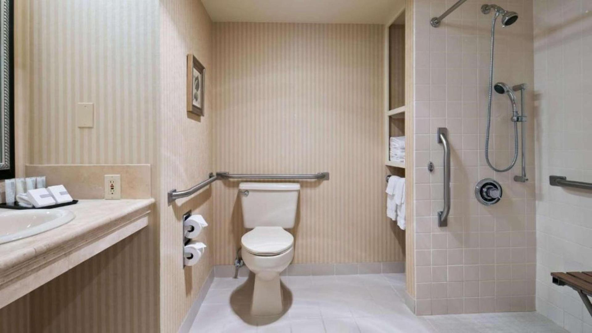 Best Western Plus Puyallup Hotel photo 33