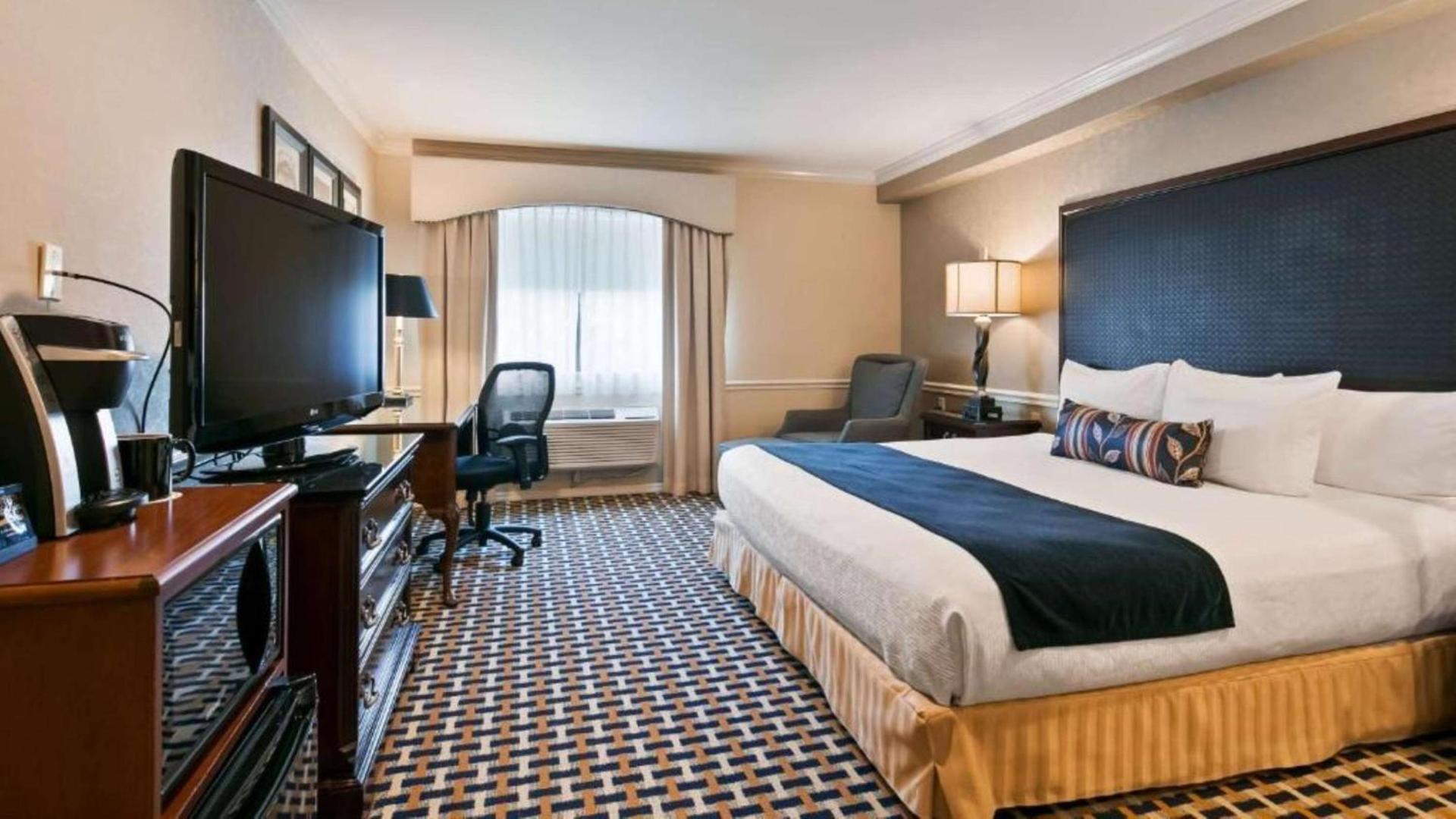 Best Western Plus Puyallup Hotel photo 26