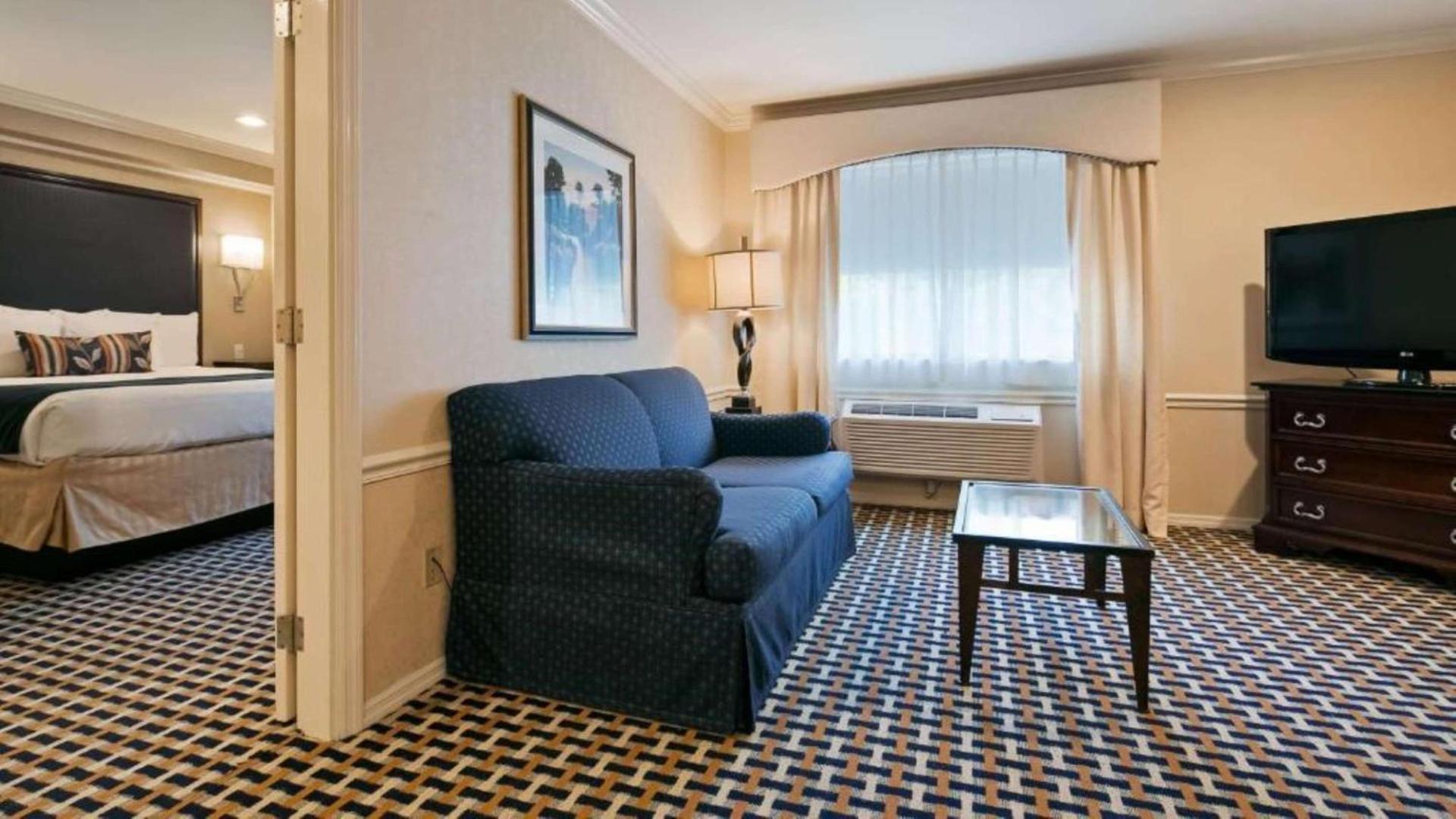 Best Western Plus Puyallup Hotel photo 29