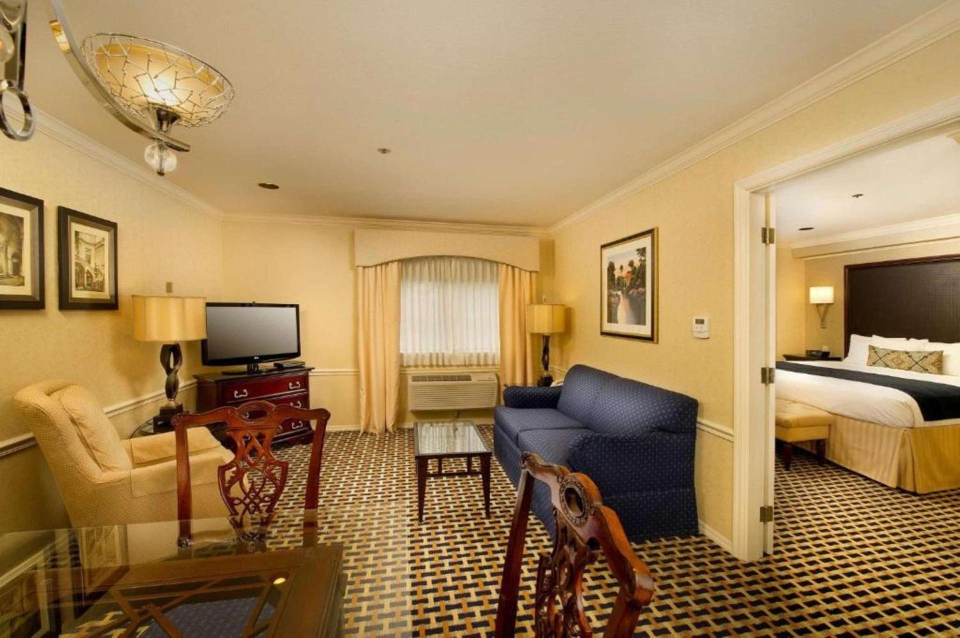 Best Western Plus Puyallup Hotel photo 31