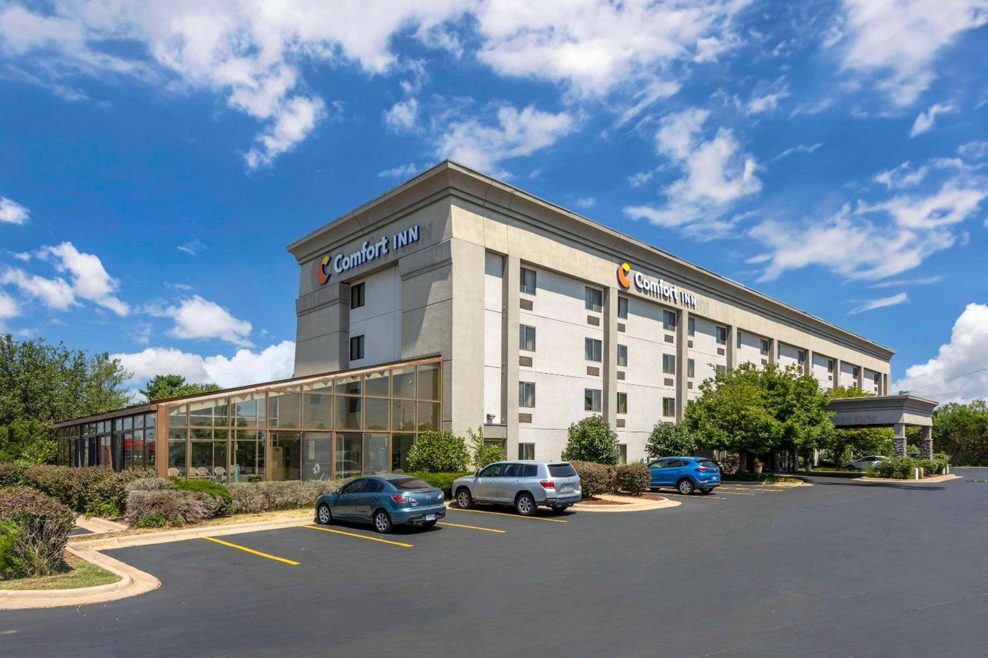 Comfort Inn South - Springfield photo 2
