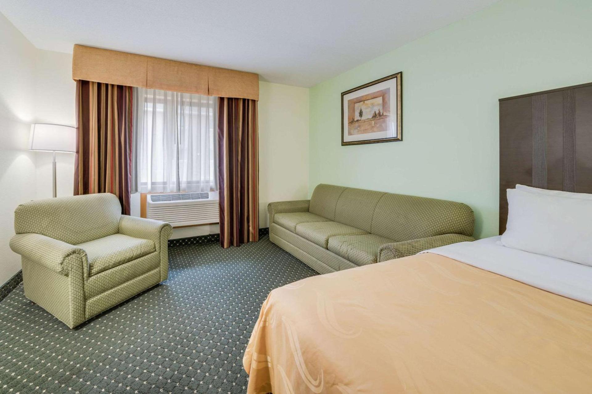 Quality Inn & Suites Sioux Falls South photo 21