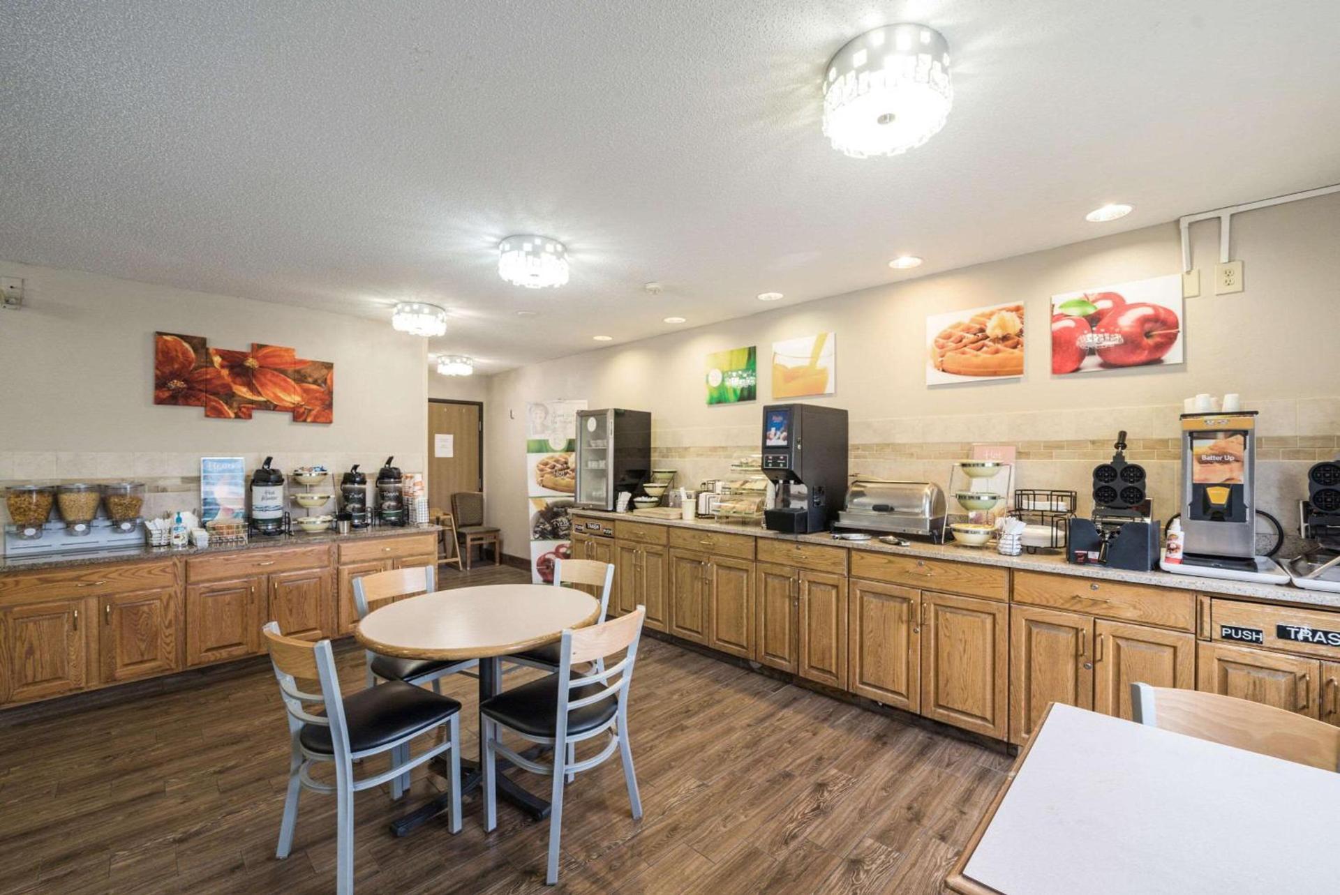 Quality Inn & Suites Sioux Falls South photo 26