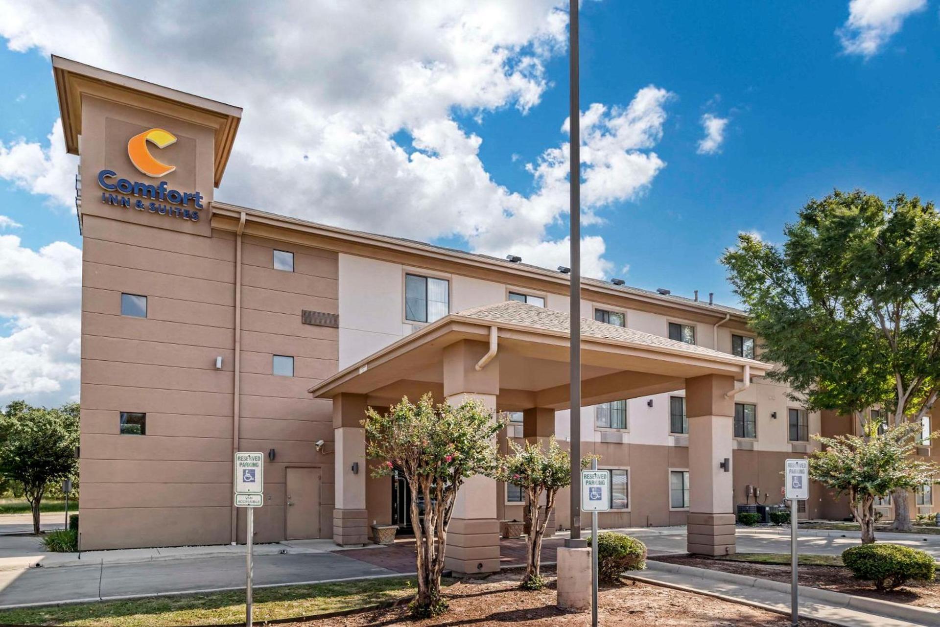 Comfort Inn & Suites Seguin photo 3