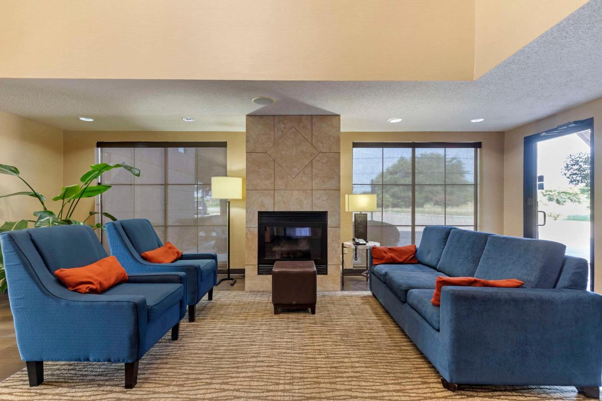 Comfort Inn & Suites Seguin photo 7
