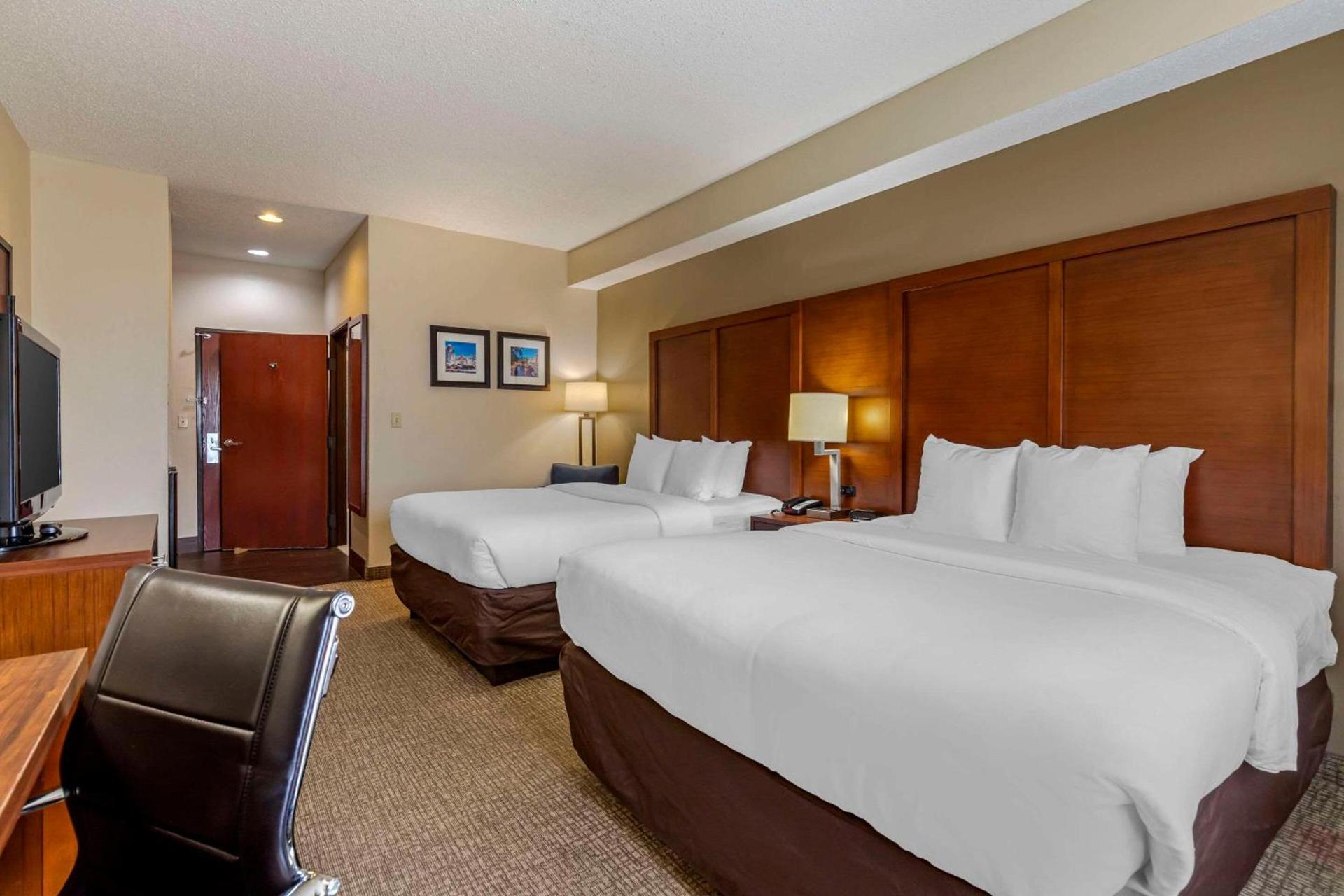 Comfort Inn & Suites Seguin photo 9