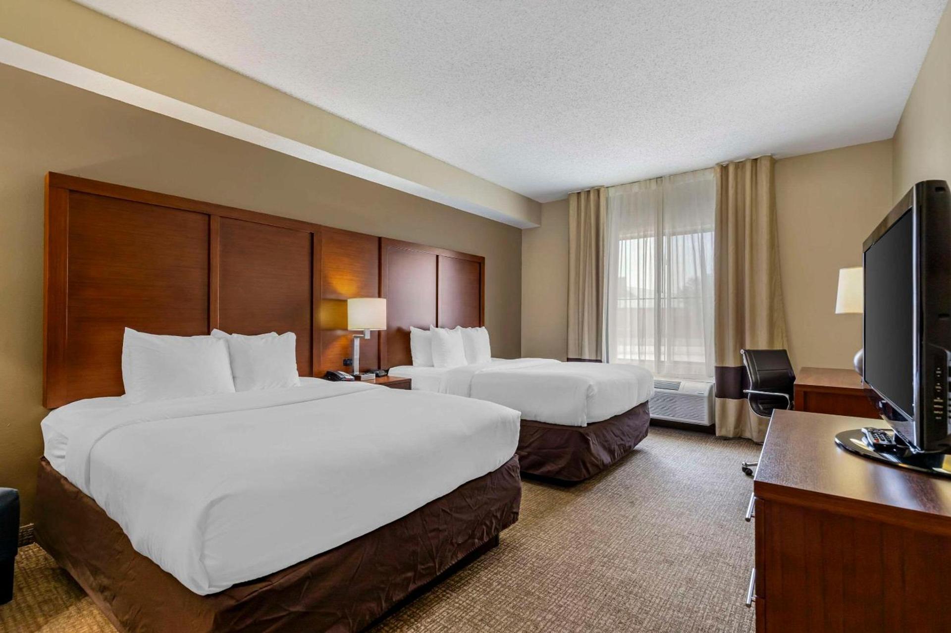 Comfort Inn & Suites Seguin photo 10