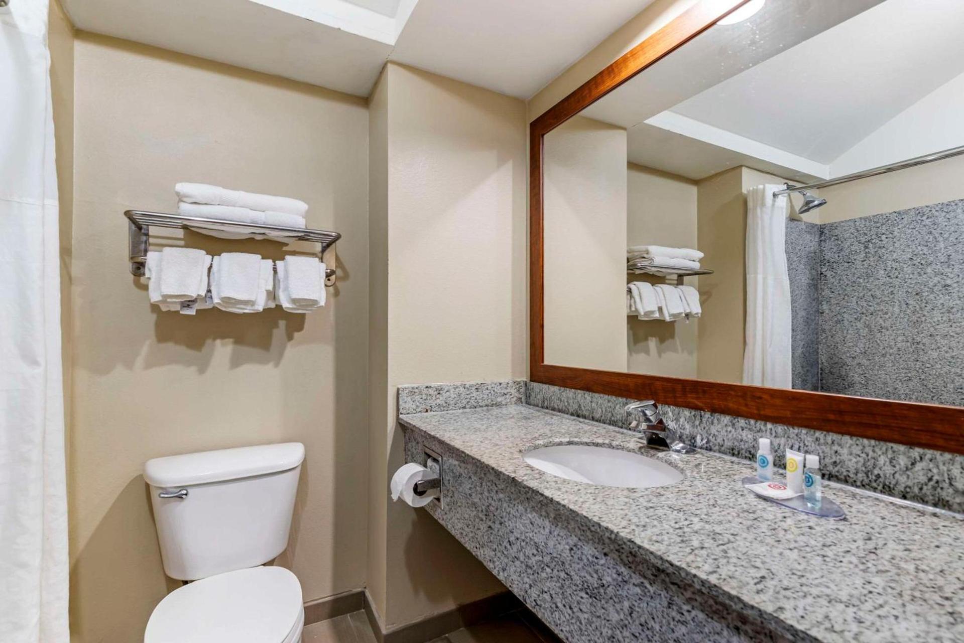 Comfort Inn & Suites Seguin photo 19