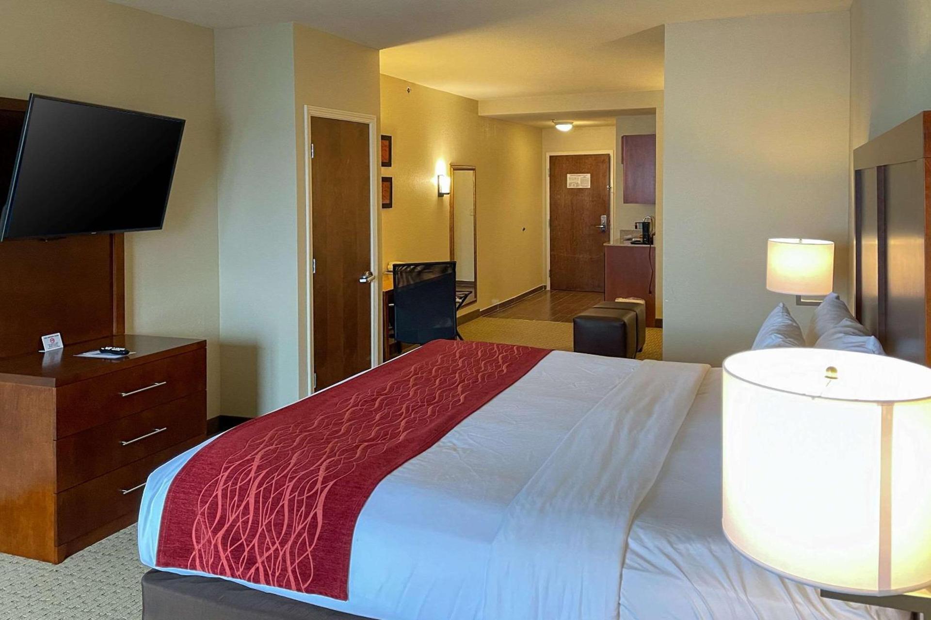 Comfort Inn & Suites Rogersville photo 24