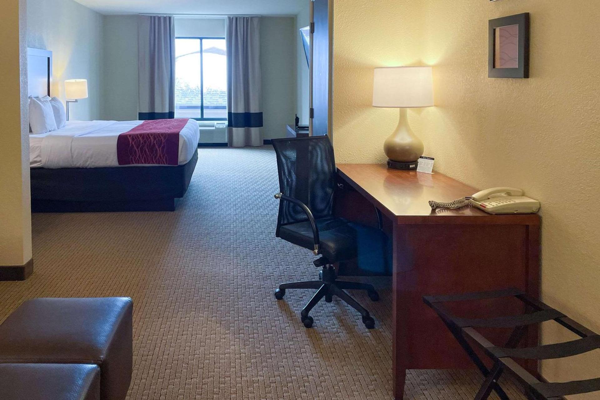 Comfort Inn & Suites Rogersville photo 25