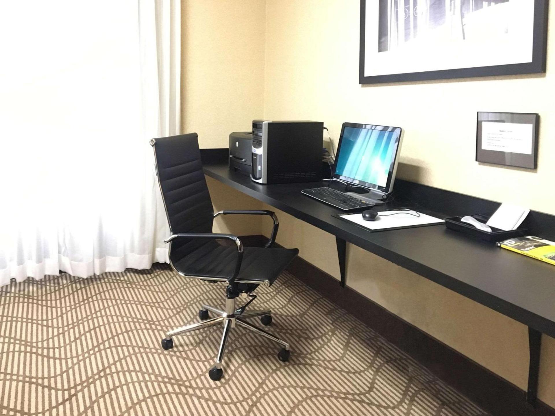 Comfort Inn & Suites Rogersville photo 33