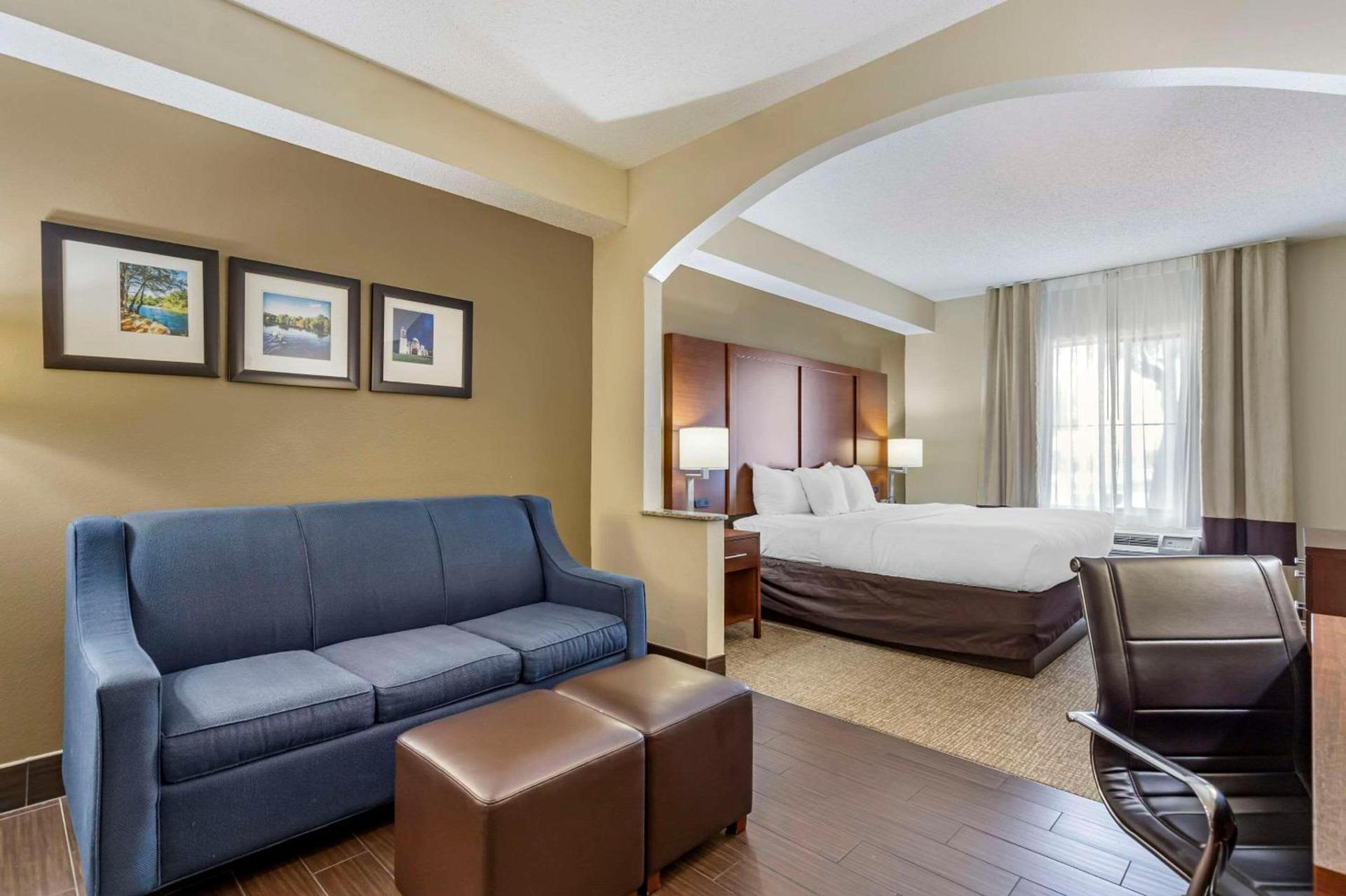 Comfort Inn & Suites Seguin photo 27
