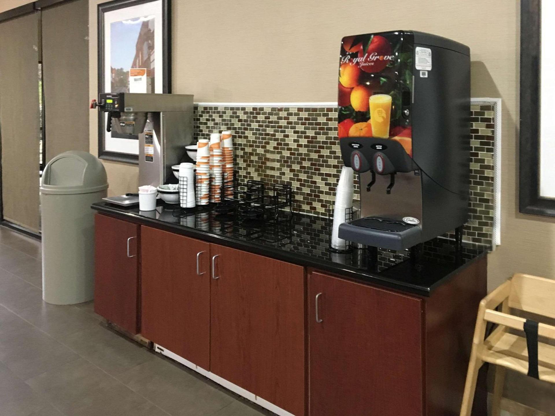 Comfort Inn & Suites Rogersville photo 34