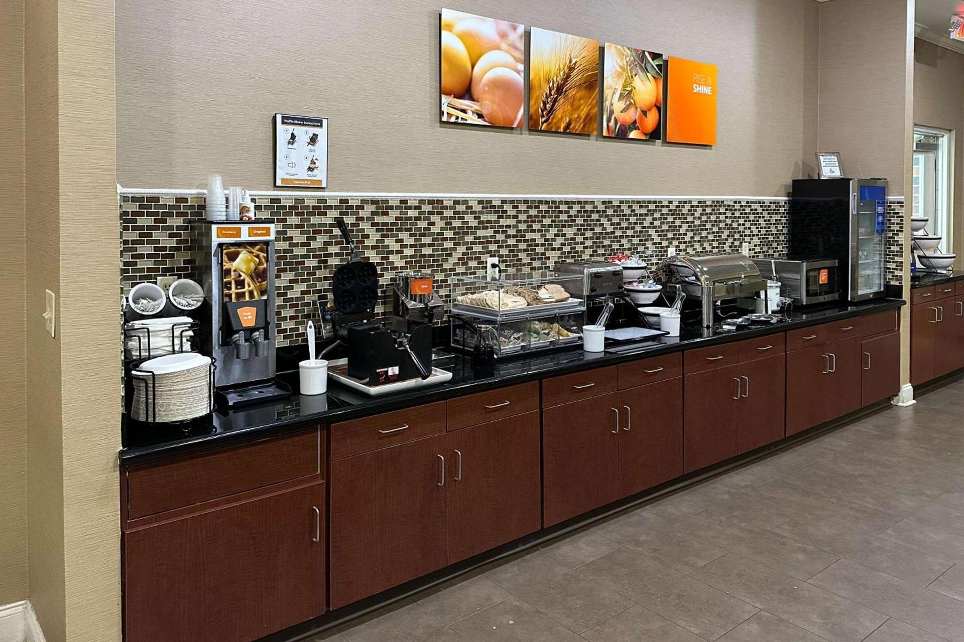 Comfort Inn & Suites Rogersville photo 35