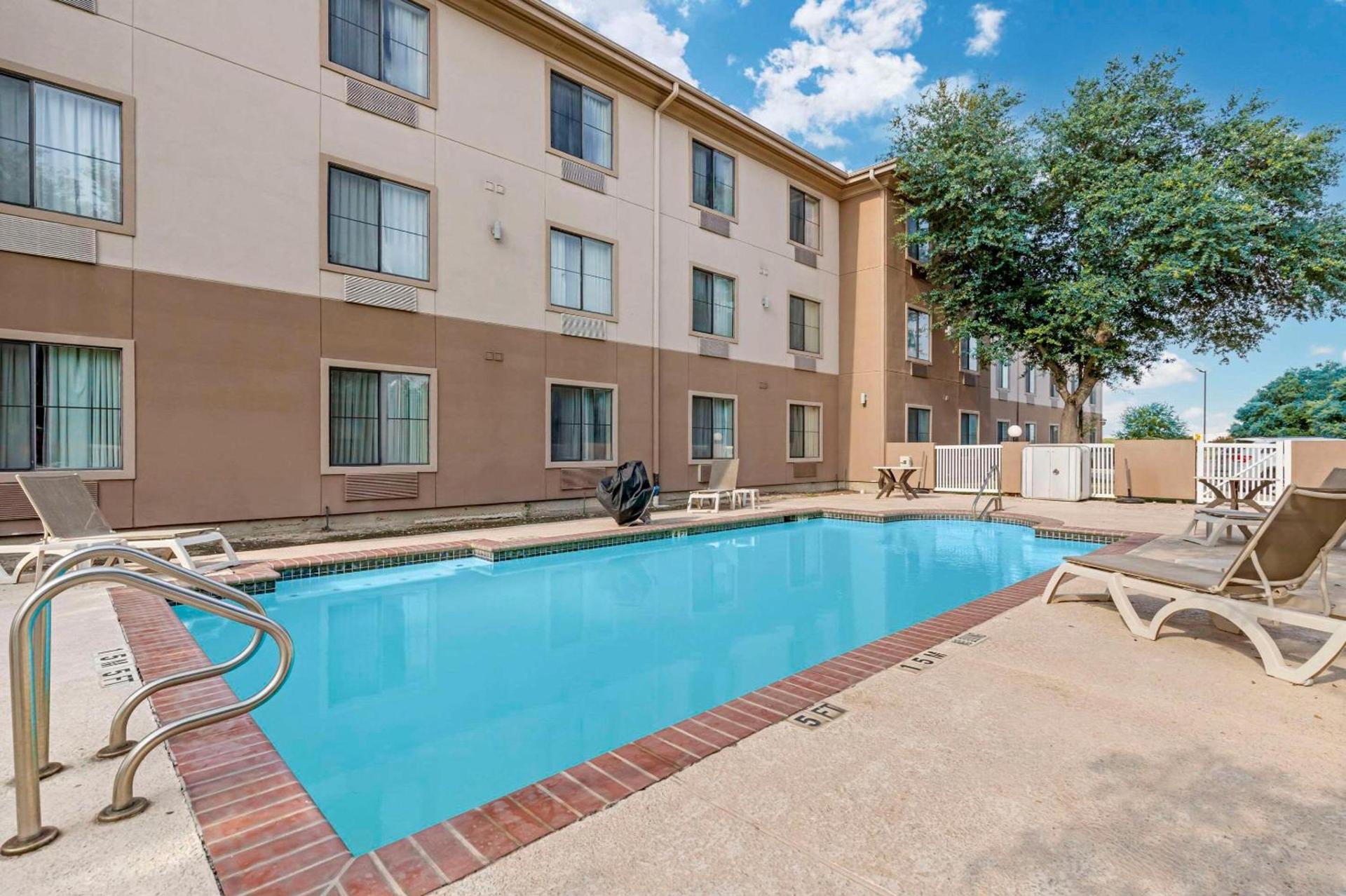 Comfort Inn & Suites Seguin photo 28