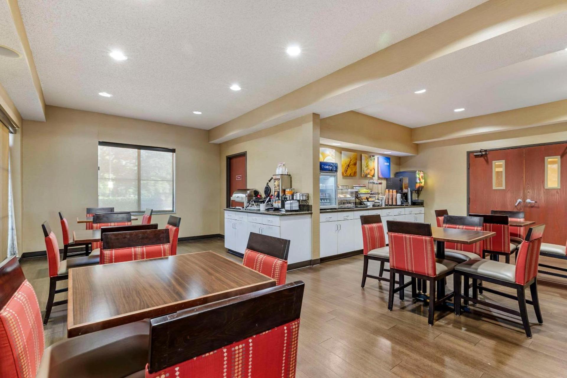 Comfort Inn & Suites Seguin photo 33