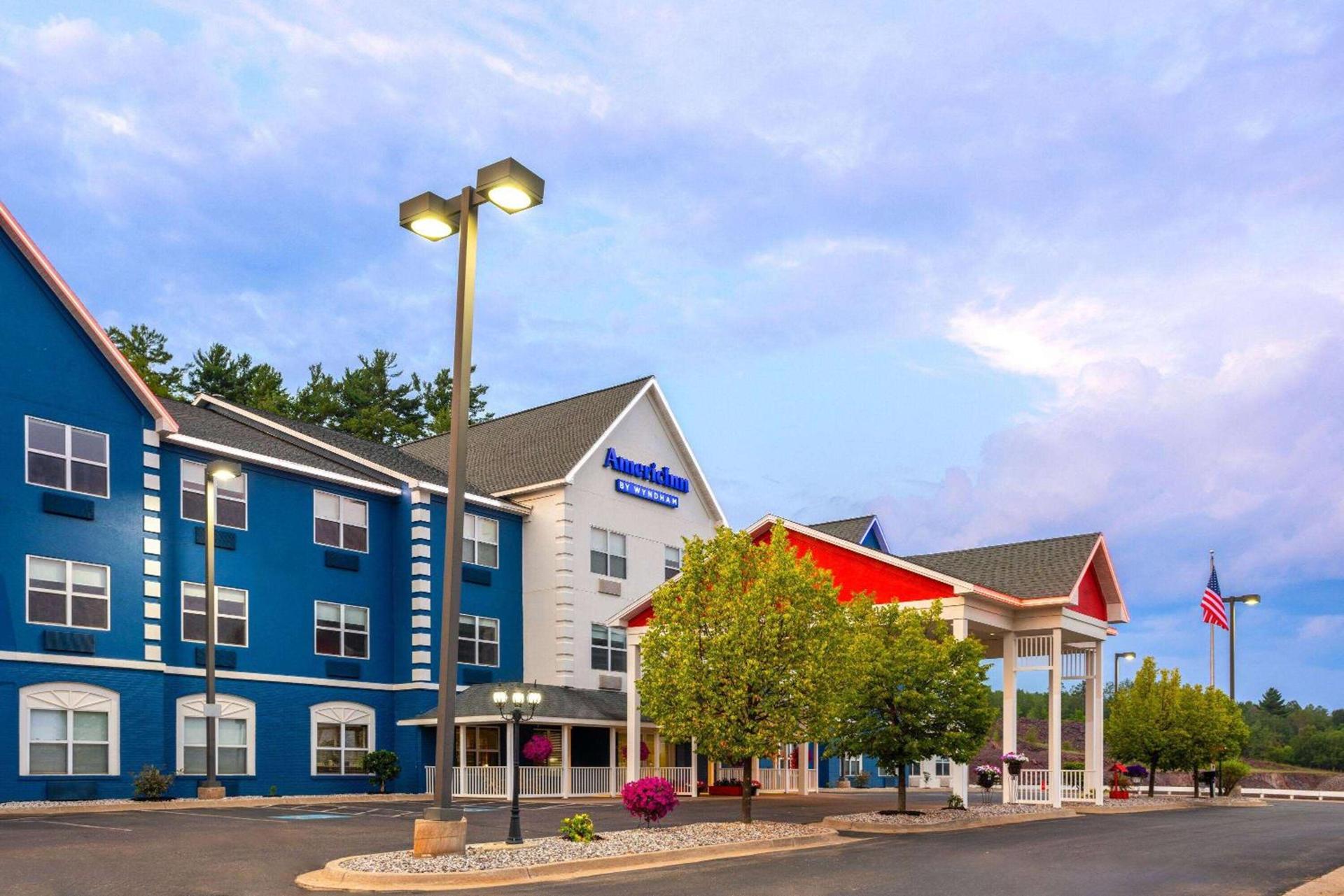 AmericInn by Wyndham Iron Mountain photo 3