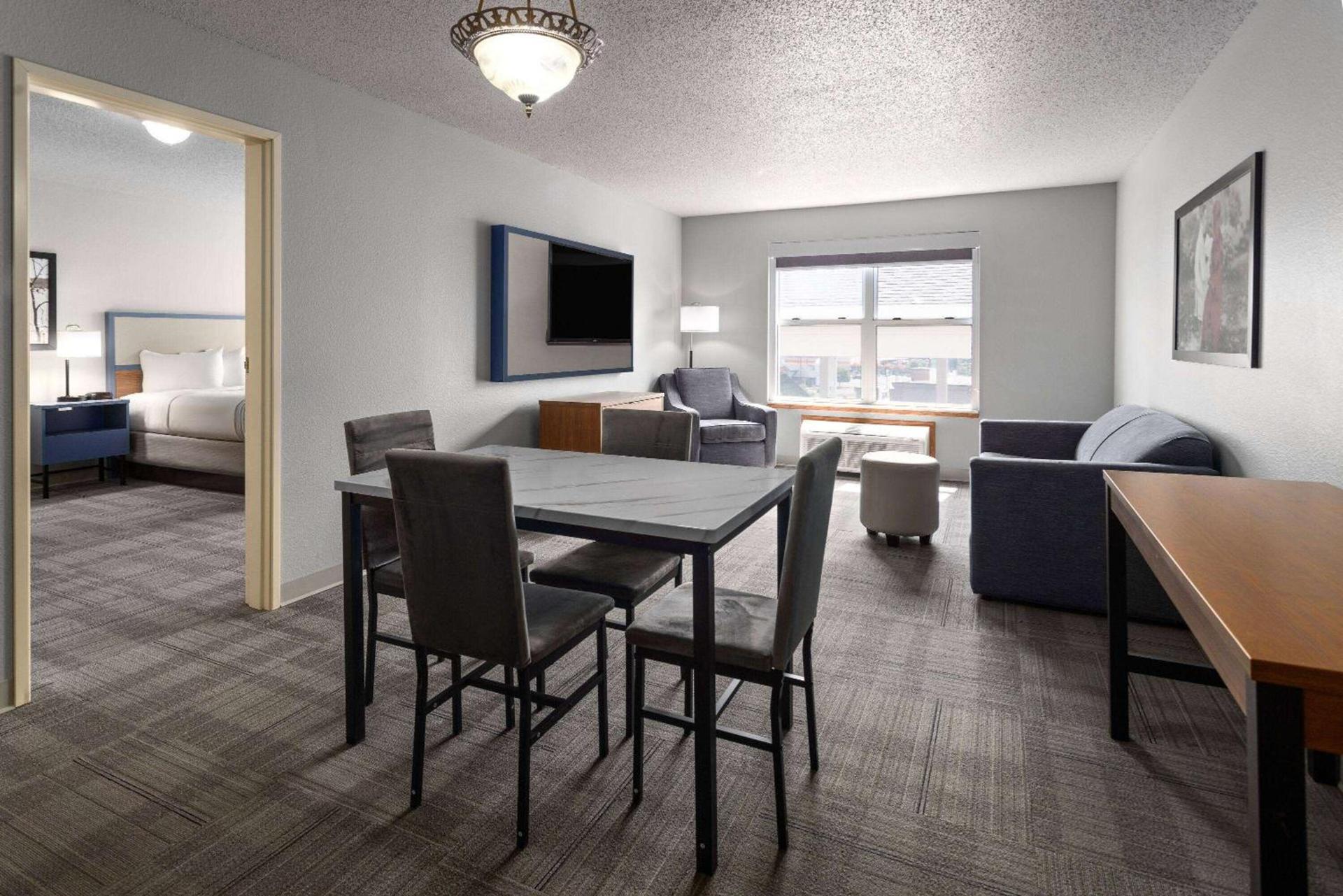AmericInn by Wyndham Iron Mountain photo 6