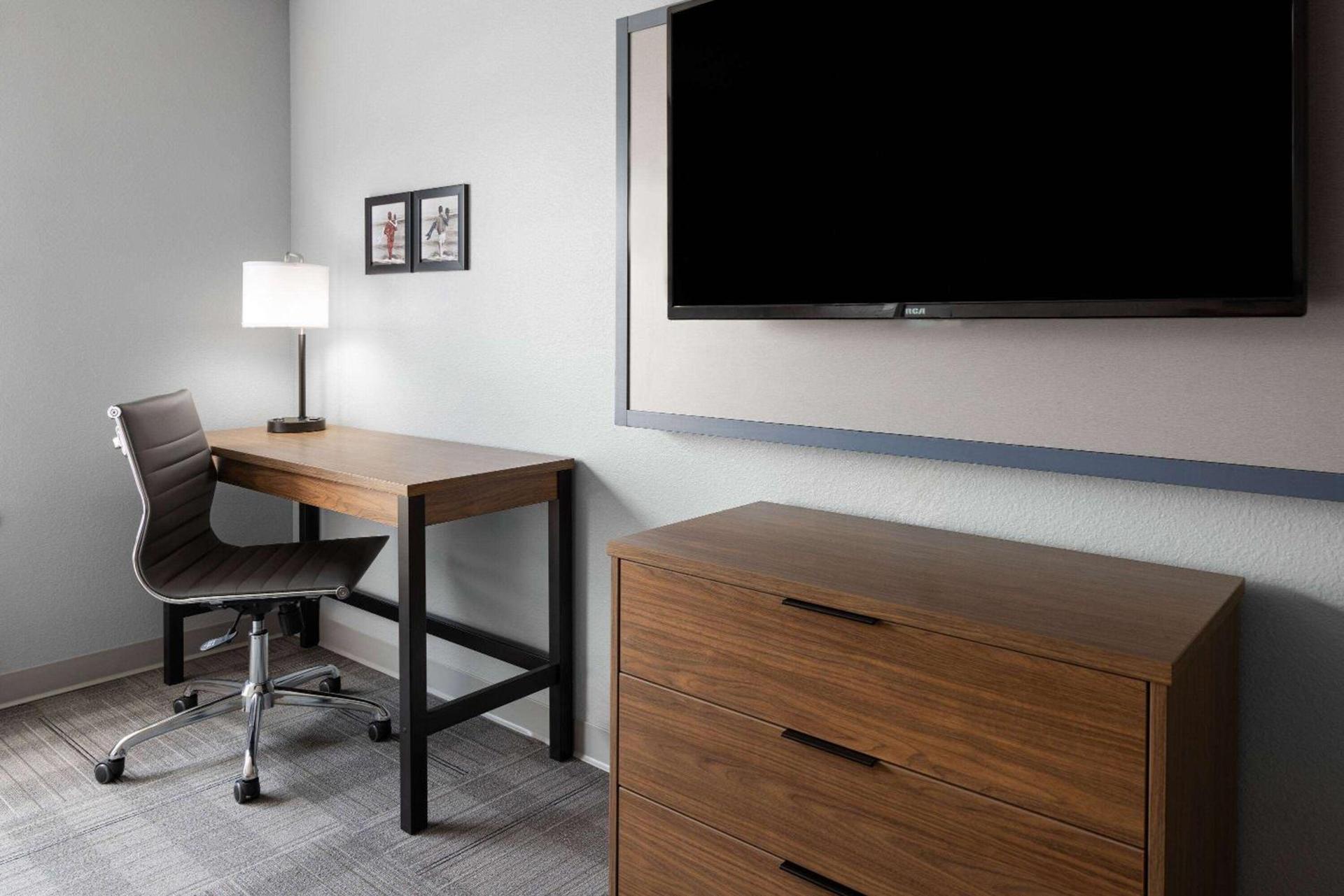 AmericInn by Wyndham Iron Mountain photo 9
