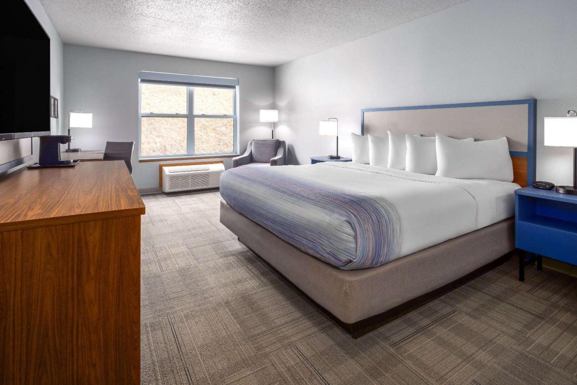 AmericInn by Wyndham Iron Mountain photo 10