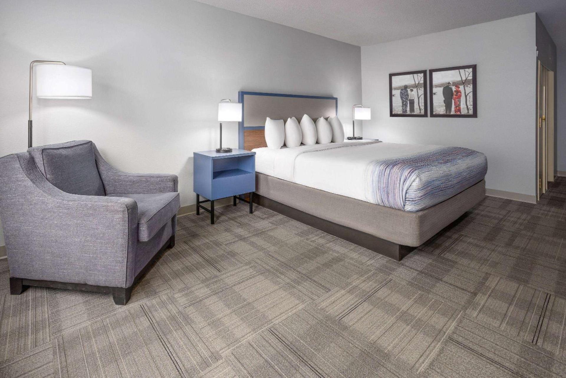 AmericInn by Wyndham Iron Mountain photo 11