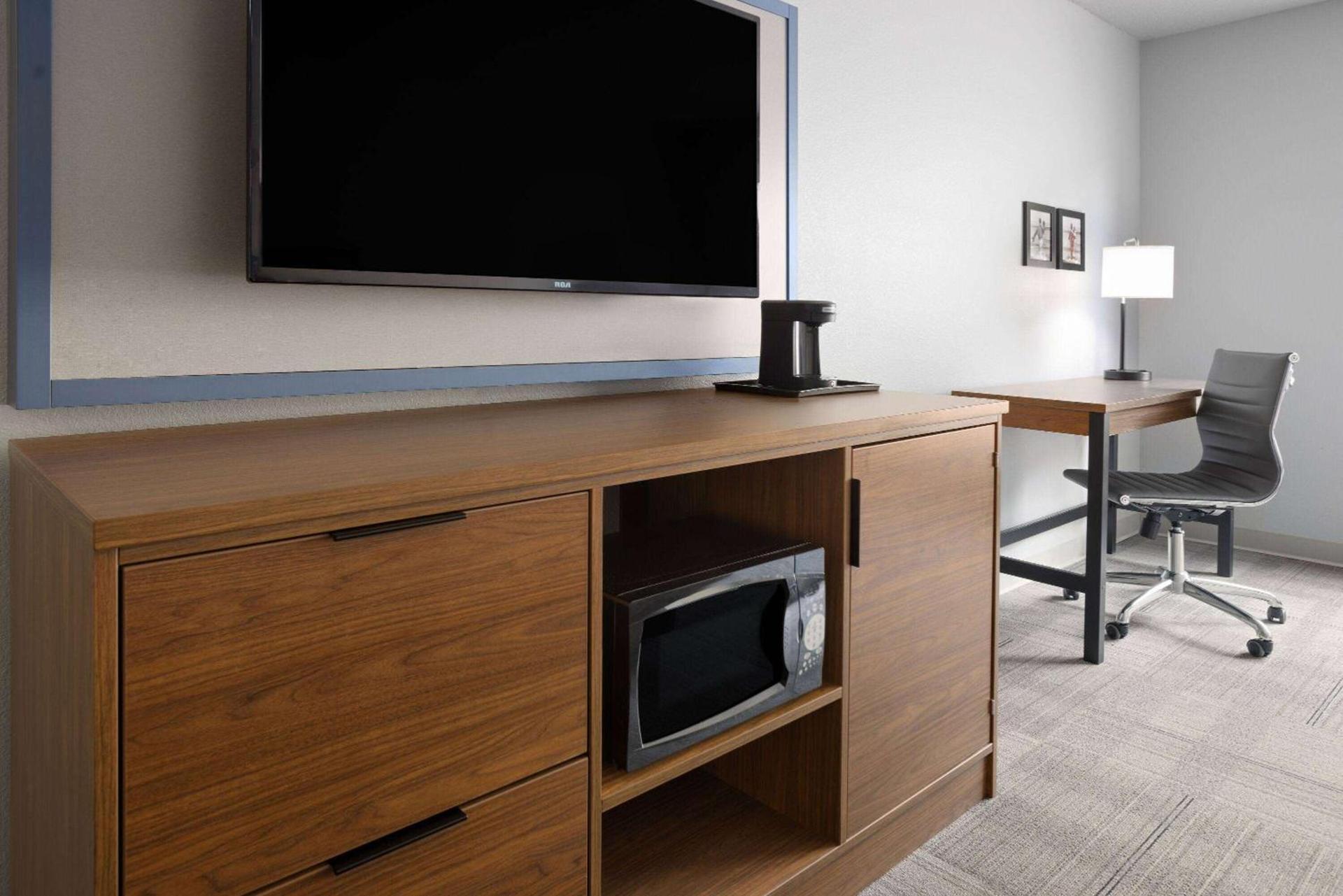AmericInn by Wyndham Iron Mountain photo 14